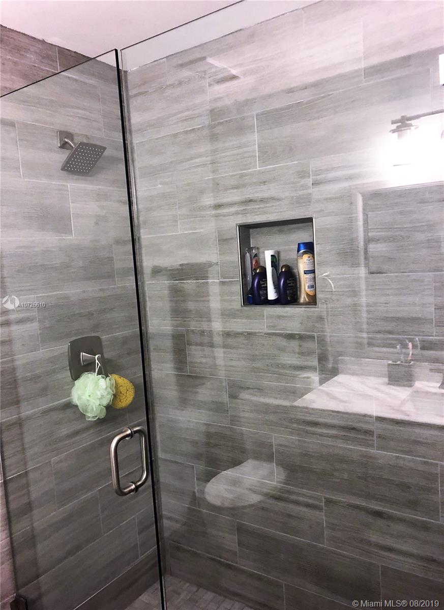 REFLECTIONS AT PEMBROKE - Residential Lease