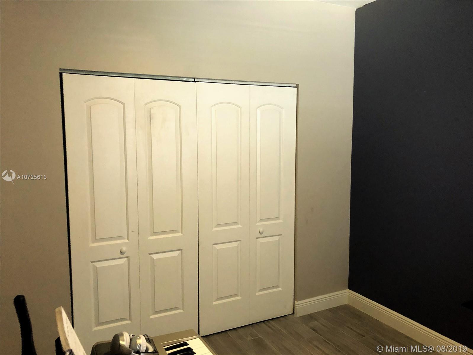 REFLECTIONS AT PEMBROKE - Residential Lease