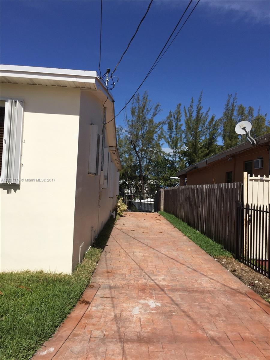 Grapeland Heights - Residential Lease
