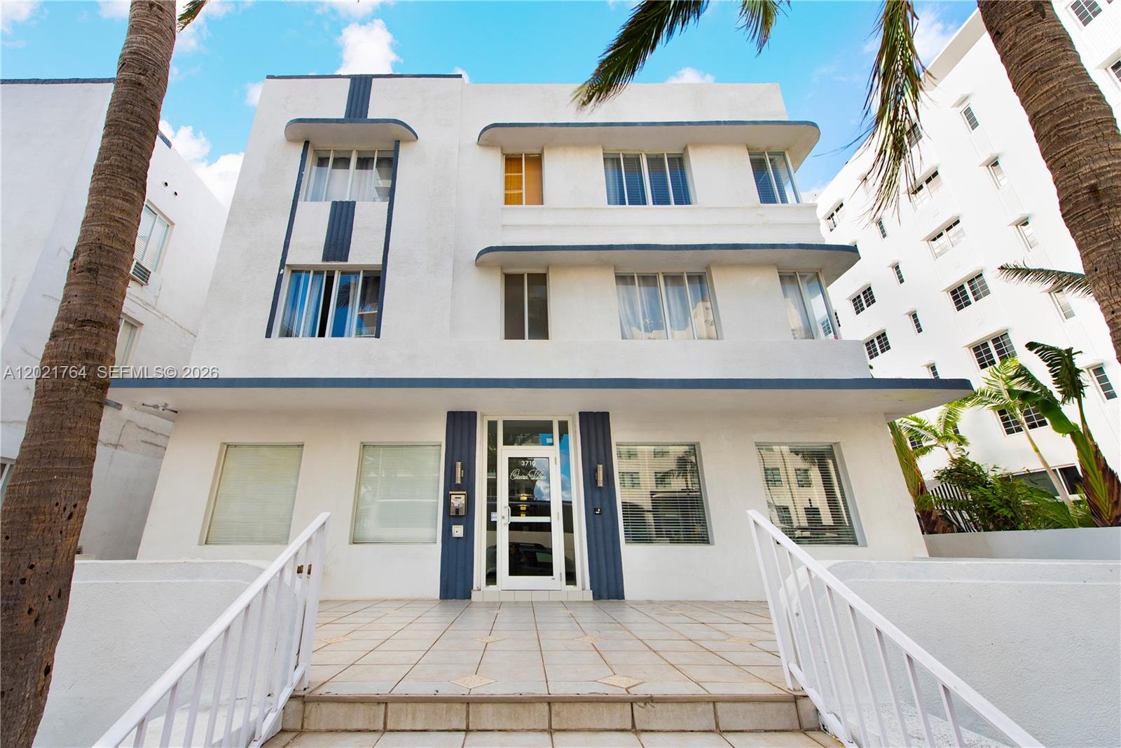 3710 Collins Ave N-305