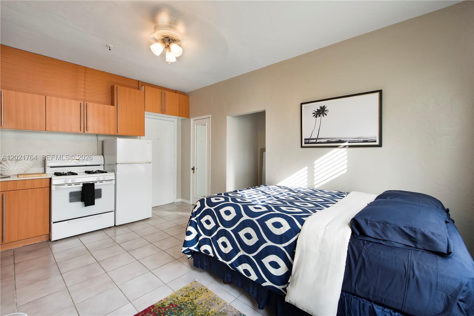 3710 Collins Ave N-305