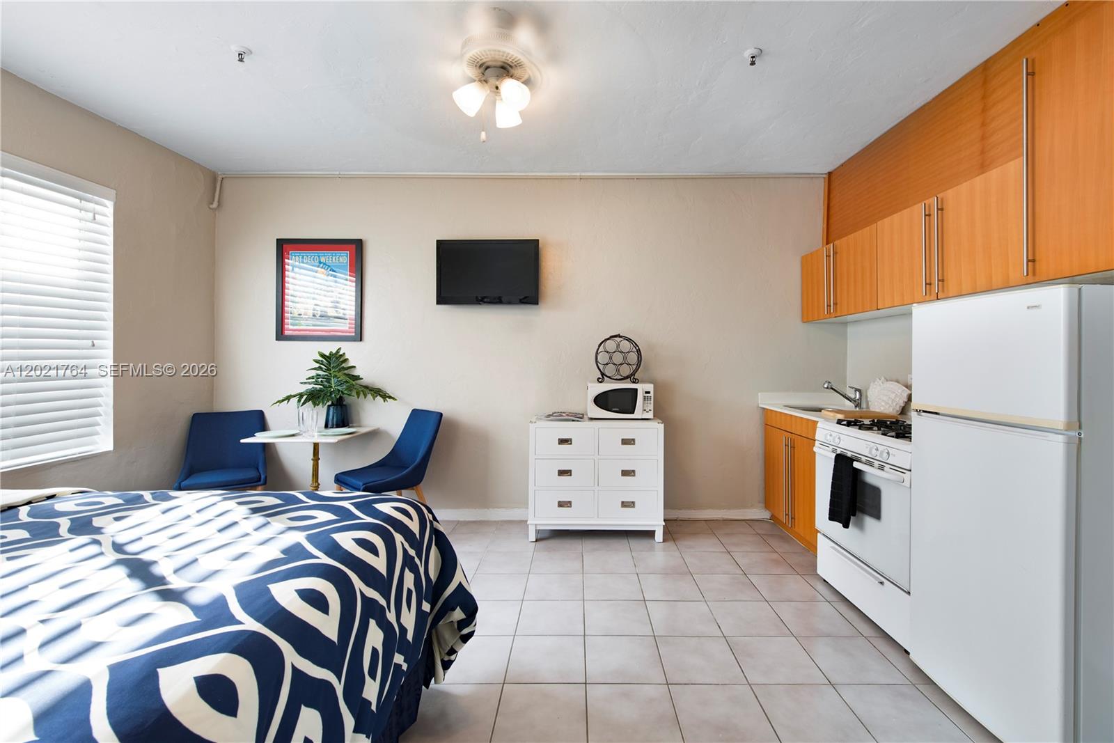 3710 Collins Ave N-305