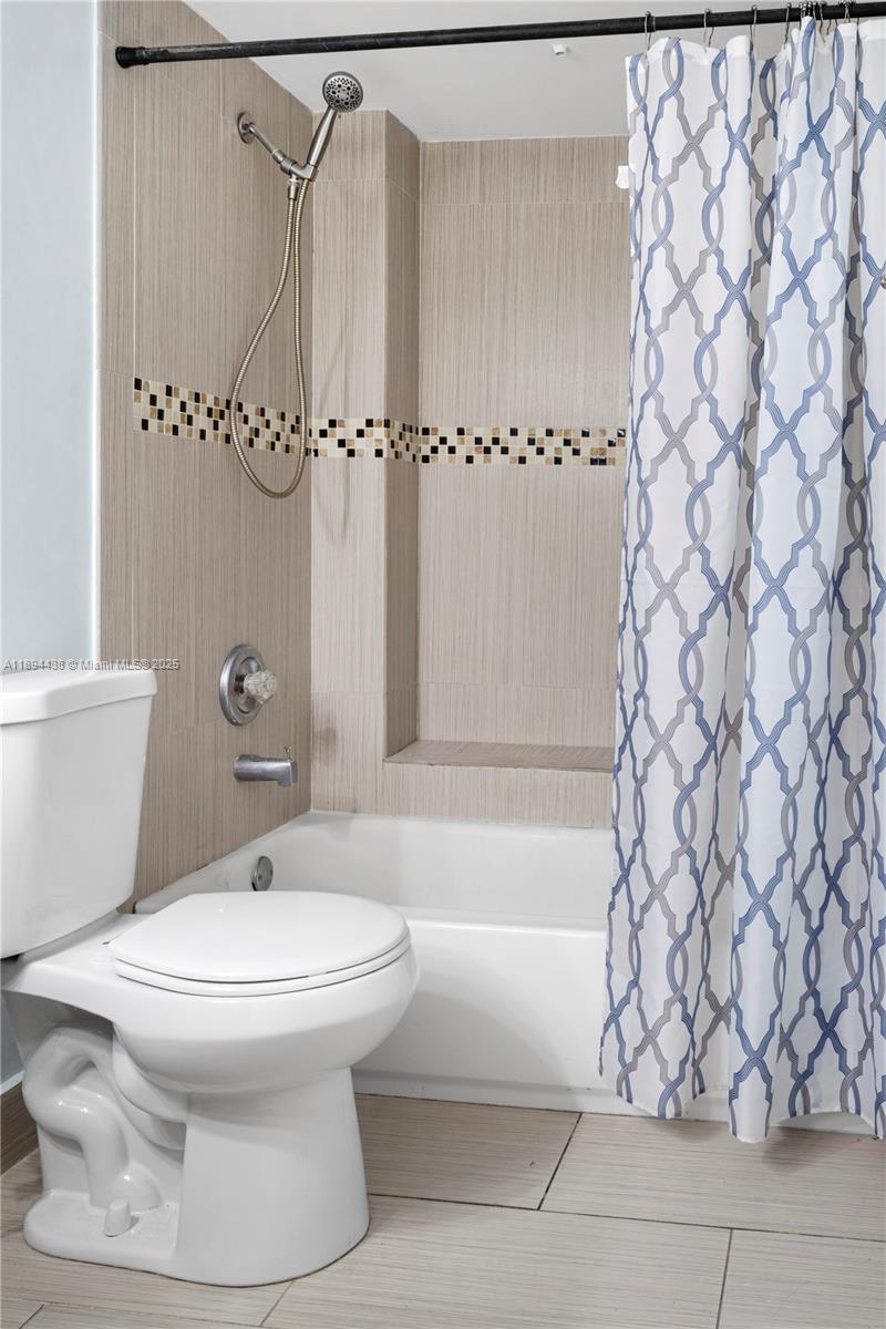 LAS VISTAS AT DORAL CONDO - Residential Lease