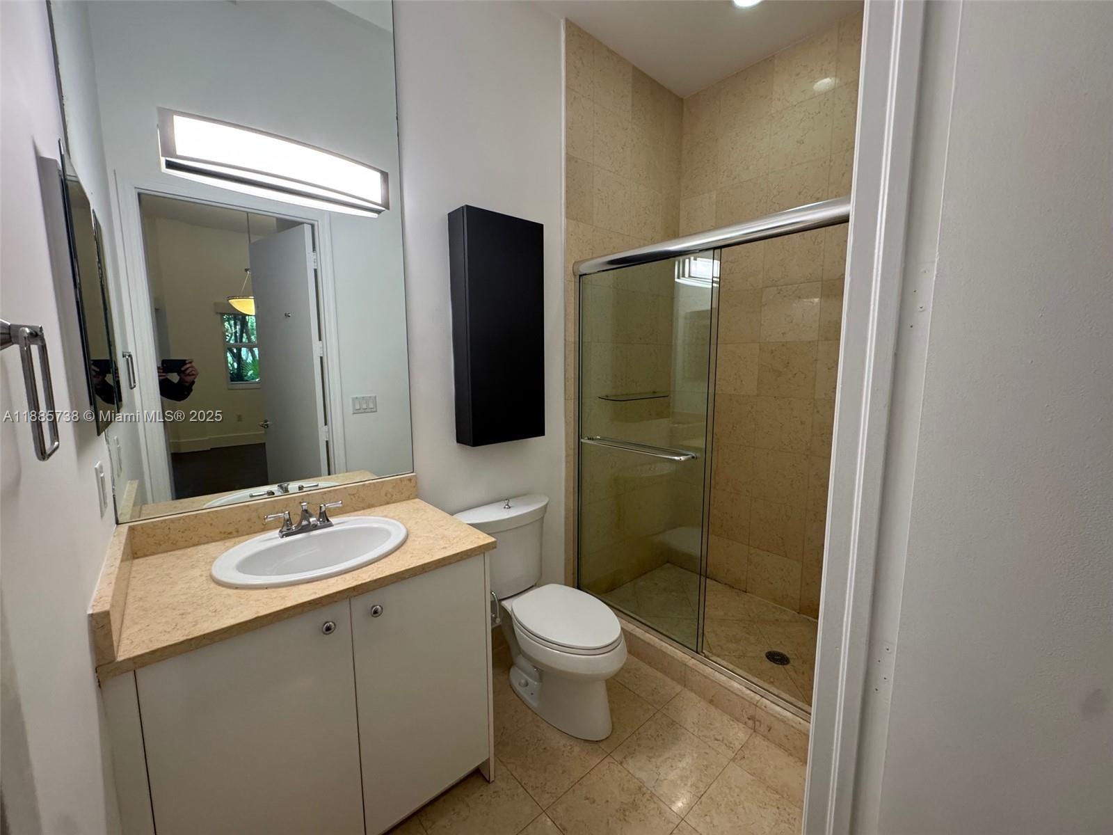 TURNBERRY VLG NO TOWER CO - Residential Lease
