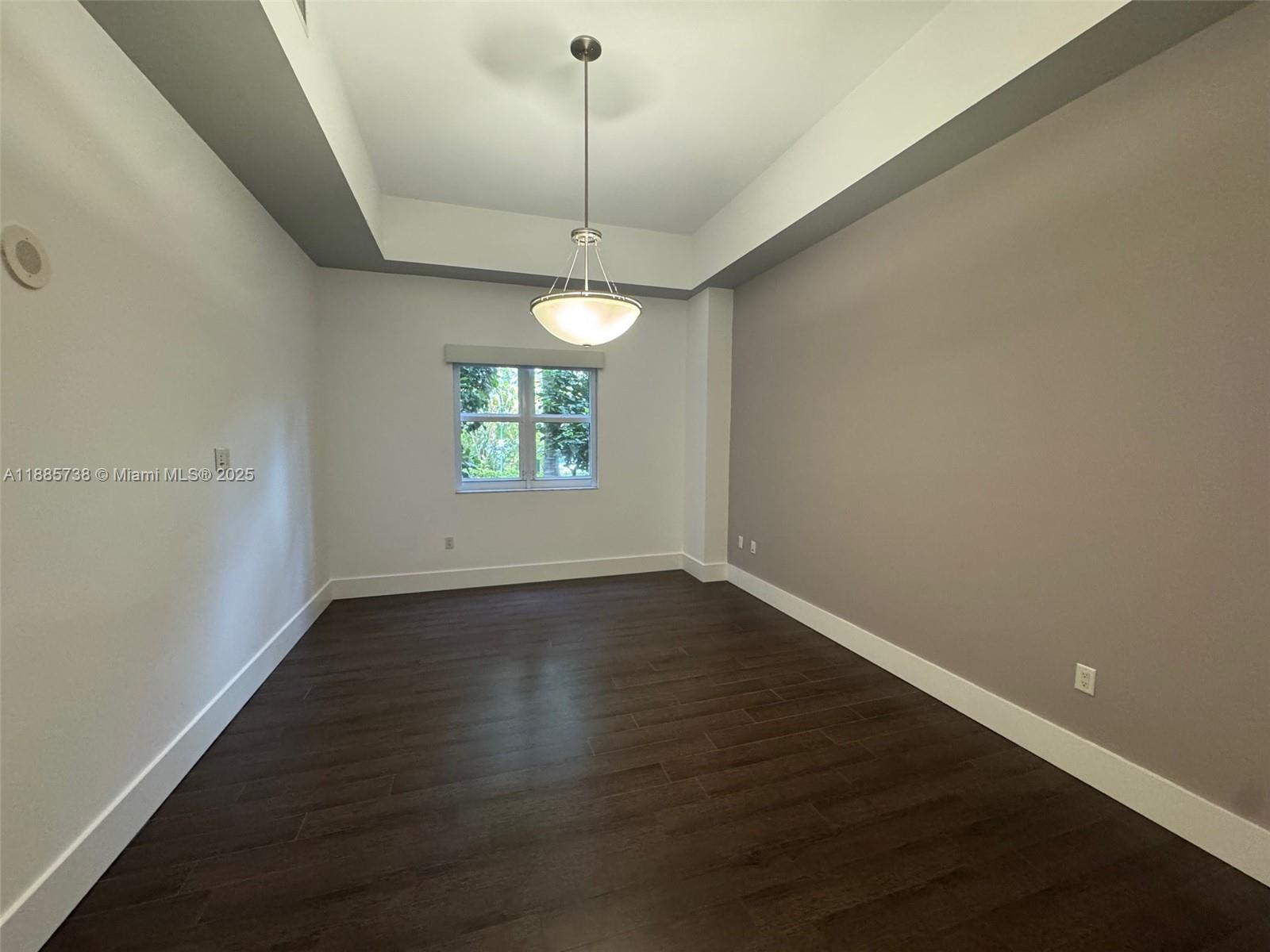 TURNBERRY VLG NO TOWER CO - Residential Lease