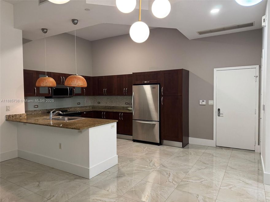 AMAZING LARGE 3 BEDS / 3 BATHS @ TURNBERRY VILLAGE, 1,702SF. HIGH CEILINGS, GROUND FLOOR UNIT. MARBLE FLOORING IN LIVING AREA AND WOOD IN BEDROOMS. SPACIOUS KITCHEN WITH GRANITE COUNTERTOPS AND STAINLESS STEEL APPLIANCES. ENJOY RESORT-STYLE AMENITIES SUCH AS POOL, HOT TUB, FITNESS CENTER, BBQ AREA, AND MORE. GREAT LOCATION IN AVENTURA! TWO ASSIGNED PARKING SPACES AND STORAGE UNIT INCLUDED!!