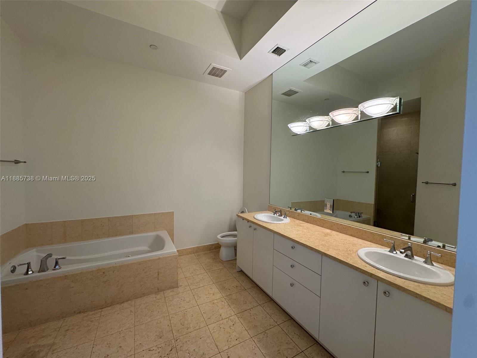 TURNBERRY VLG NO TOWER CO - Residential Lease