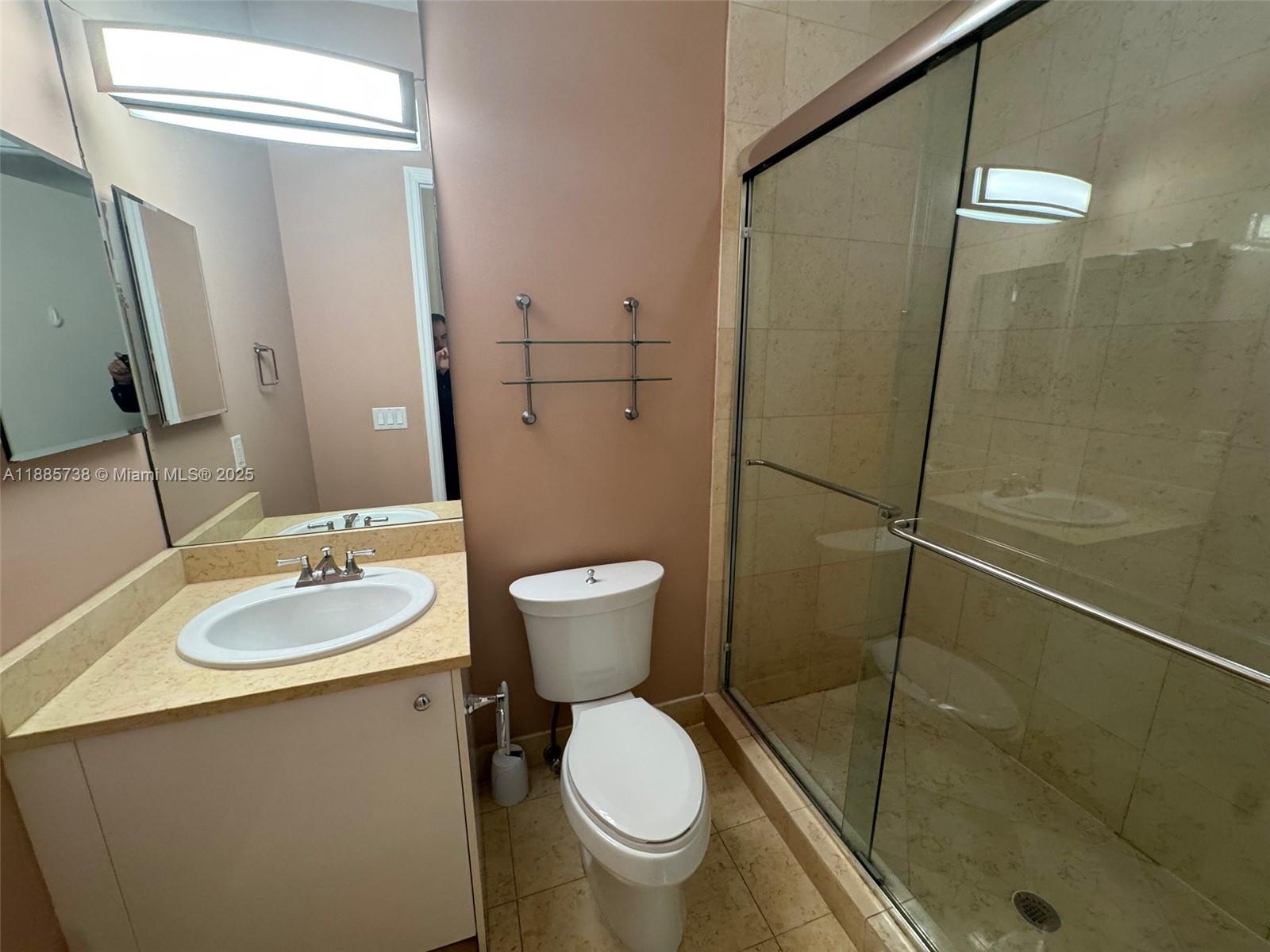 TURNBERRY VLG NO TOWER CO - Residential Lease
