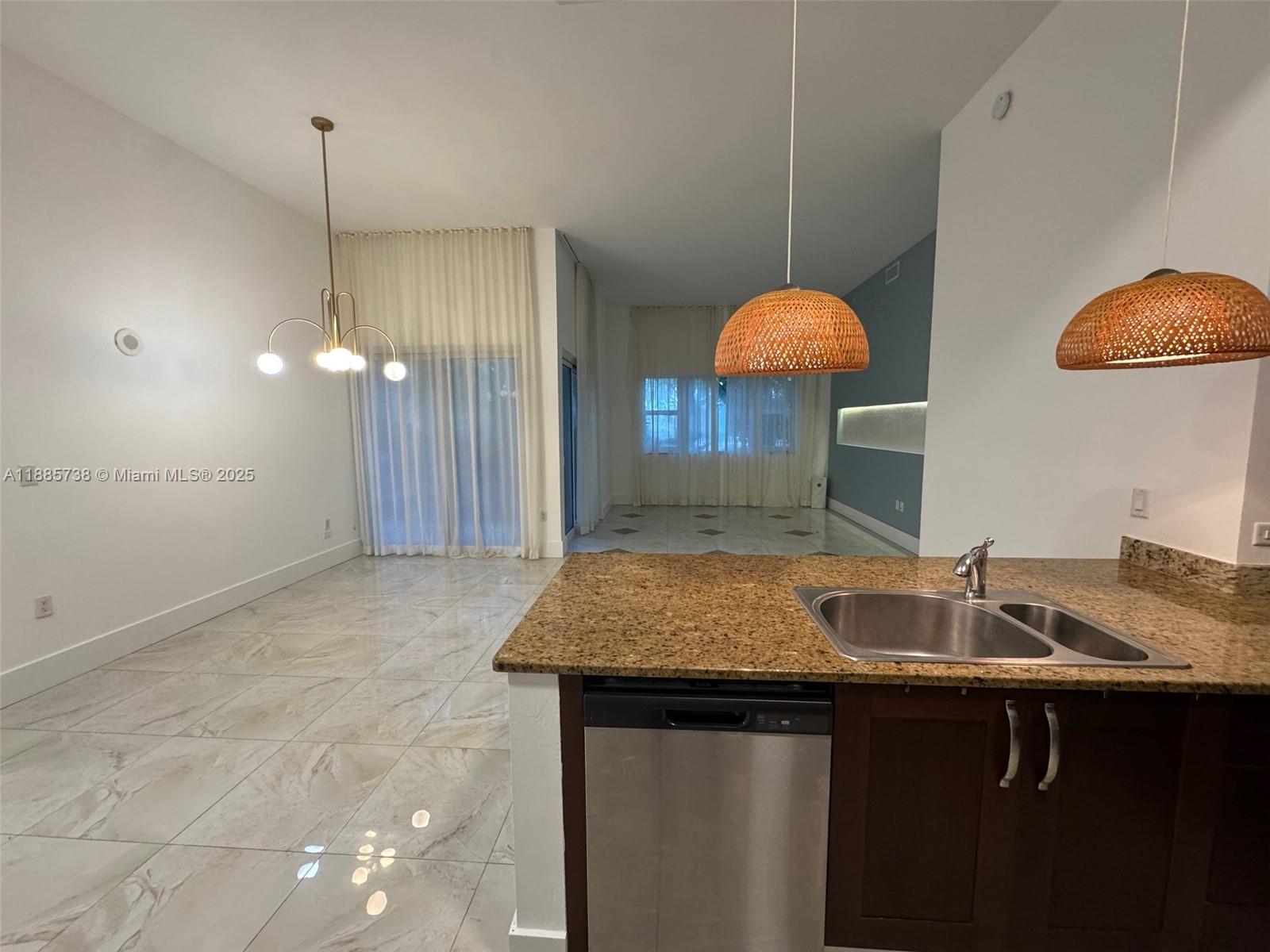 TURNBERRY VLG NO TOWER CO - Residential Lease