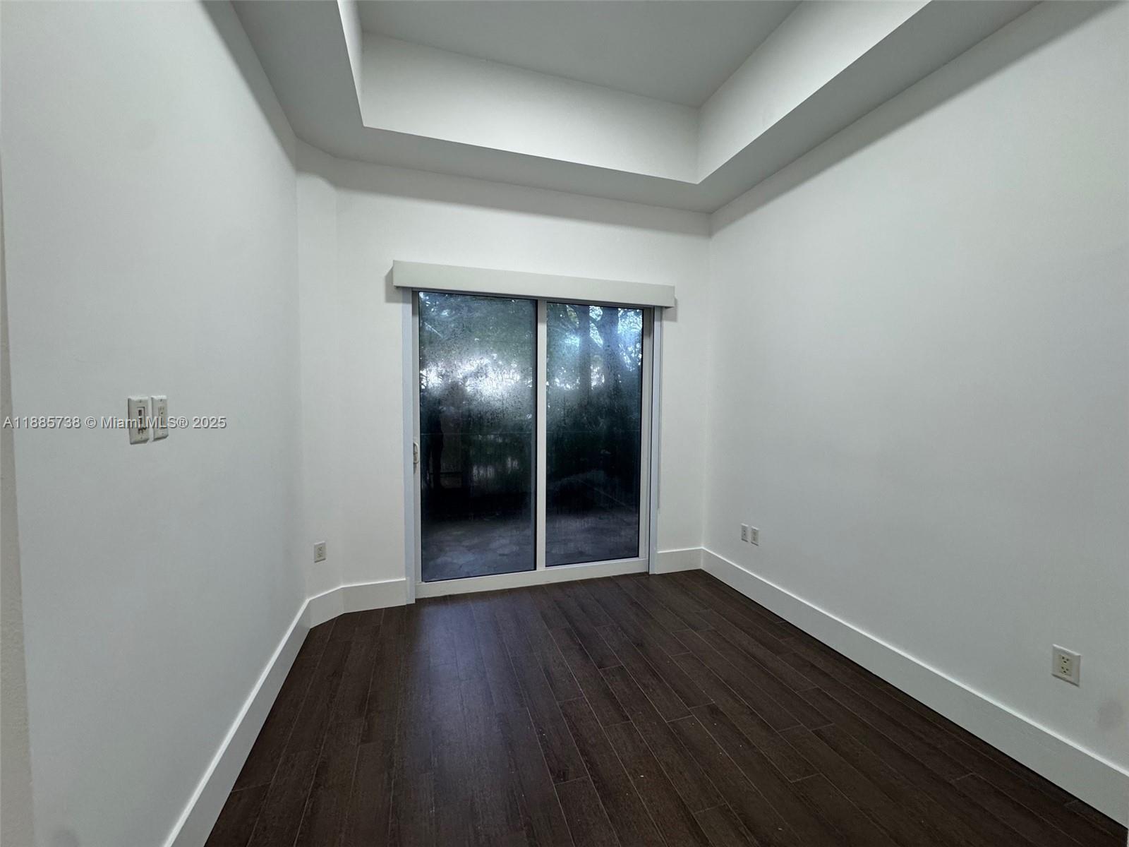 TURNBERRY VLG NO TOWER CO - Residential Lease