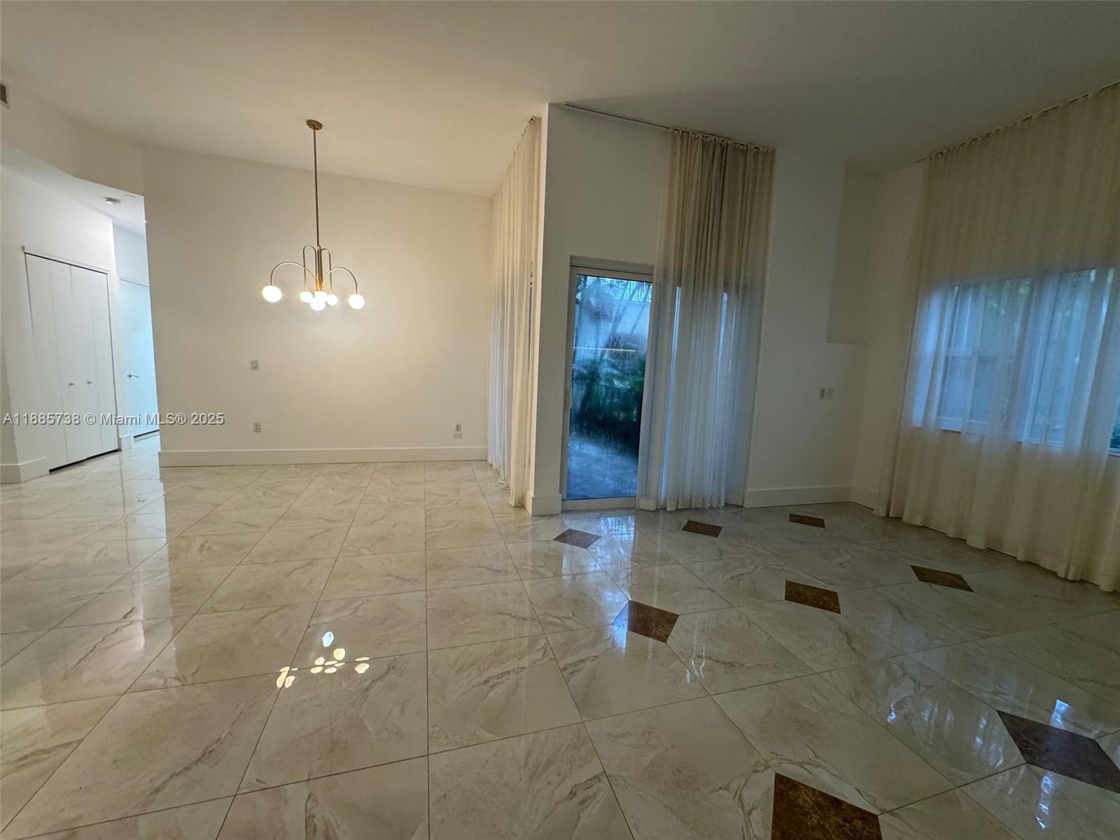 TURNBERRY VLG NO TOWER CO - Residential Lease
