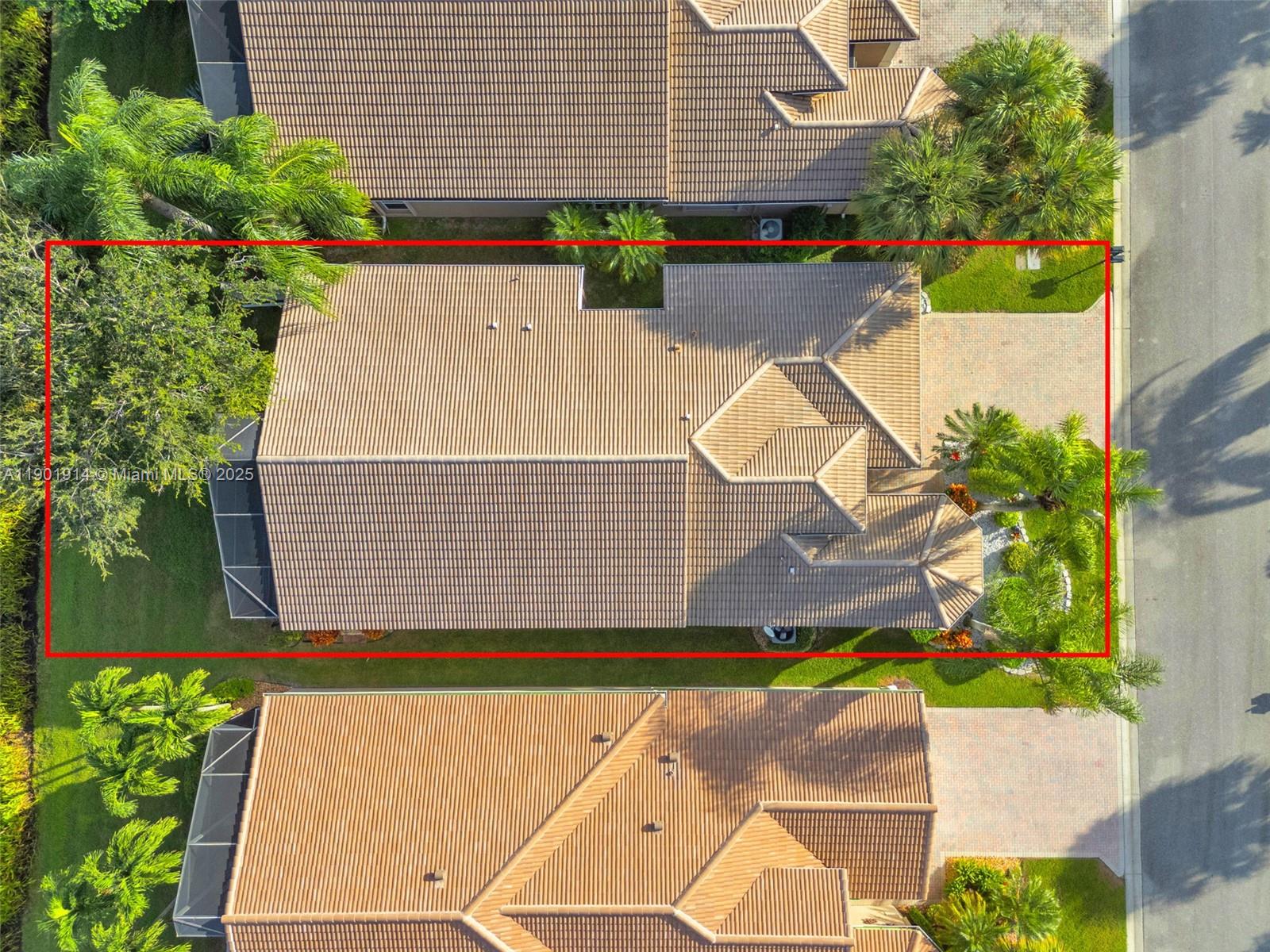 VALENCIA FALLS 10 - Residential