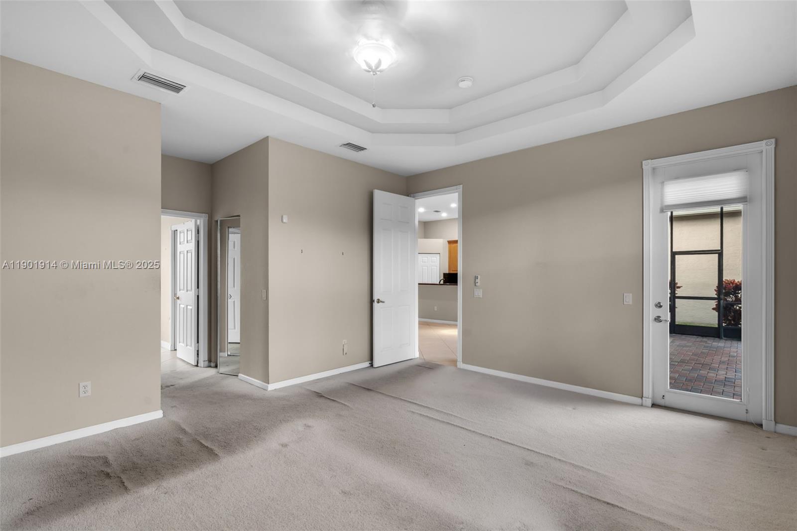 VALENCIA FALLS 10 - Residential