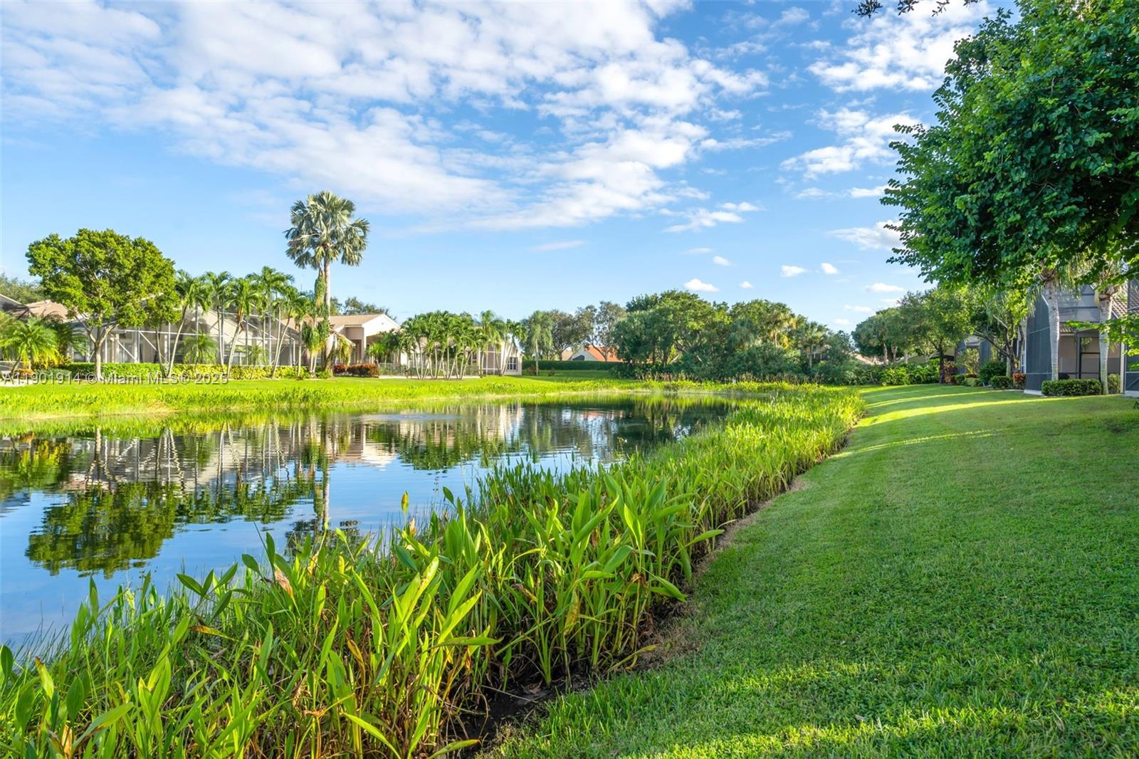 VALENCIA FALLS 10 - Residential