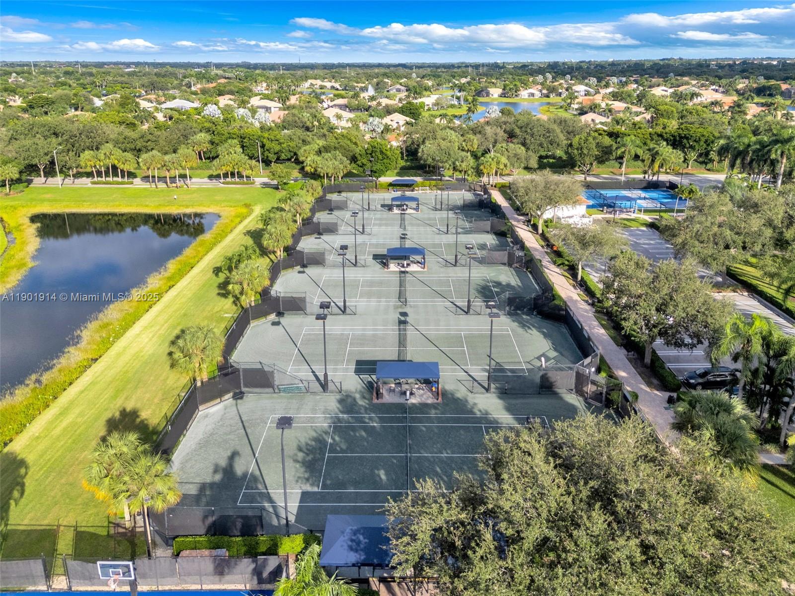 VALENCIA FALLS 10 - Residential