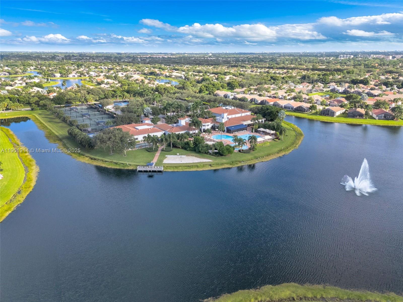 VALENCIA FALLS 10 - Residential