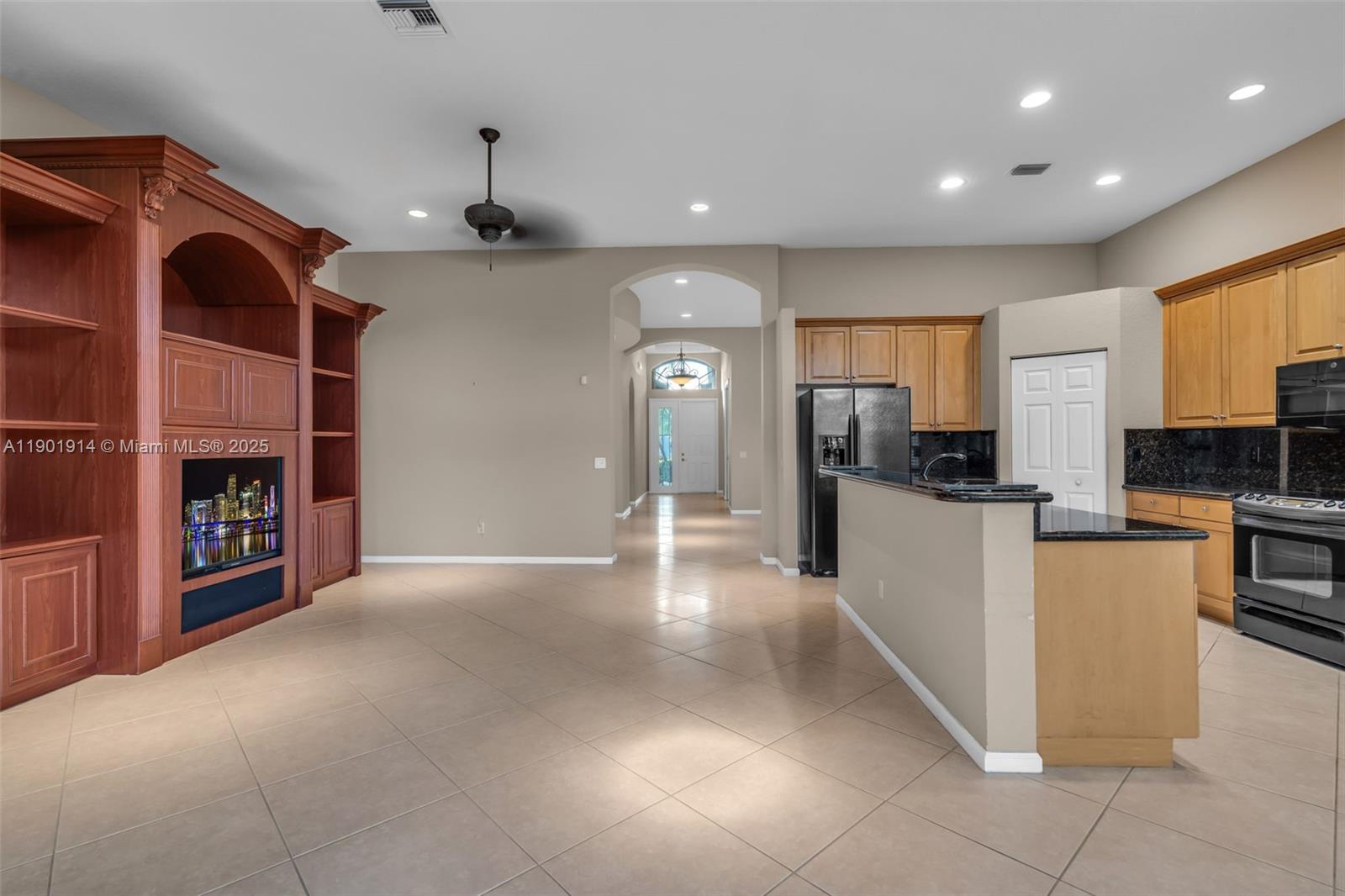 VALENCIA FALLS 10 - Residential