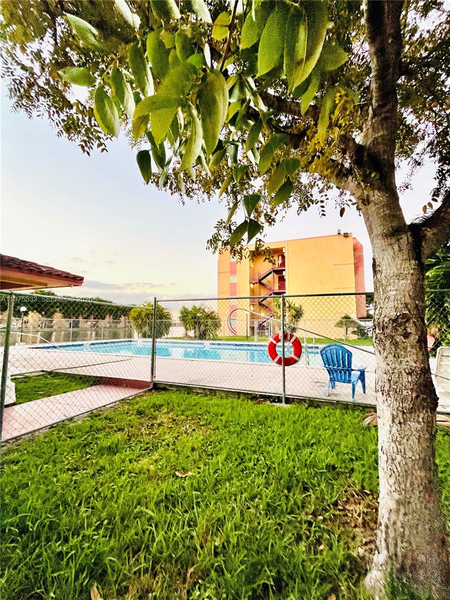 SUNSET VILLAS NO 3 CONDO - Residential