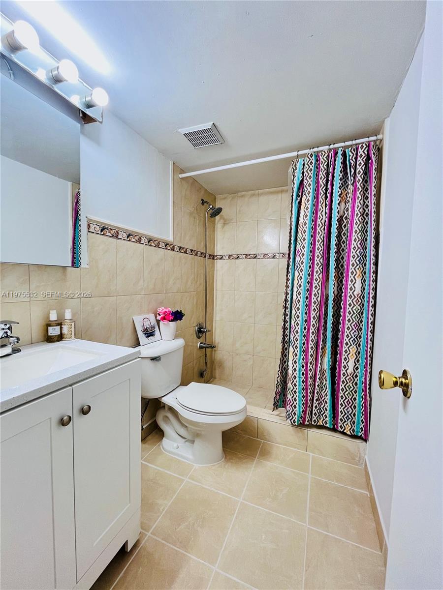 SUNSET VILLAS NO 3 CONDO - Residential