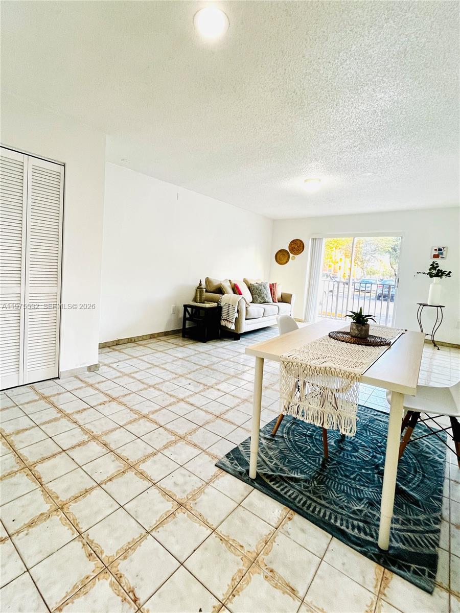 SUNSET VILLAS NO 3 CONDO - Residential