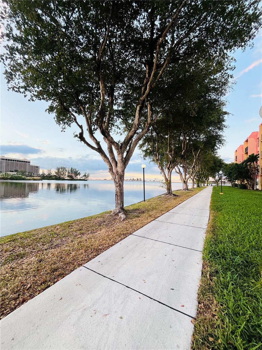 SUNSET VILLAS NO 3 CONDO - Residential