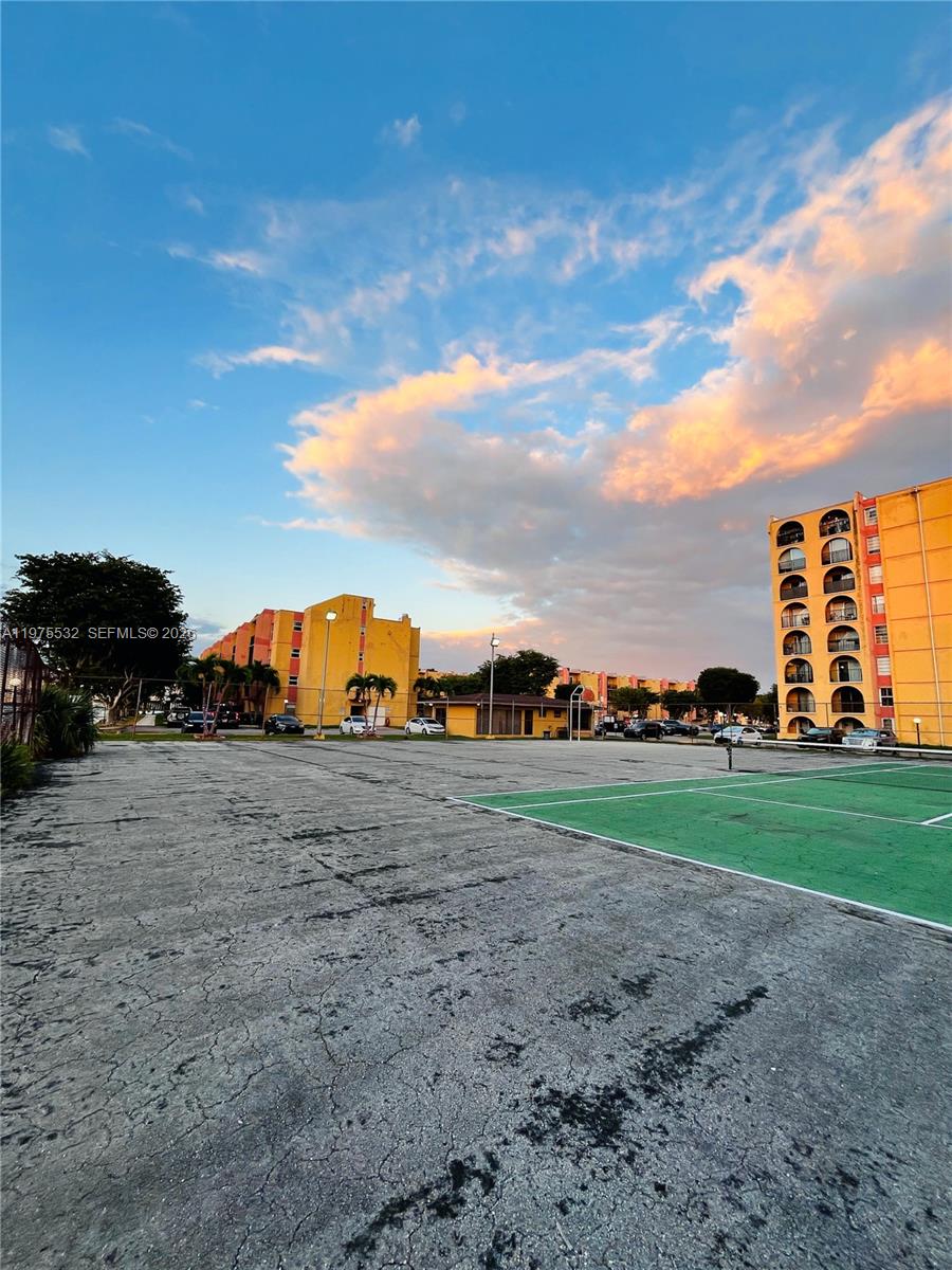 SUNSET VILLAS NO 3 CONDO - Residential