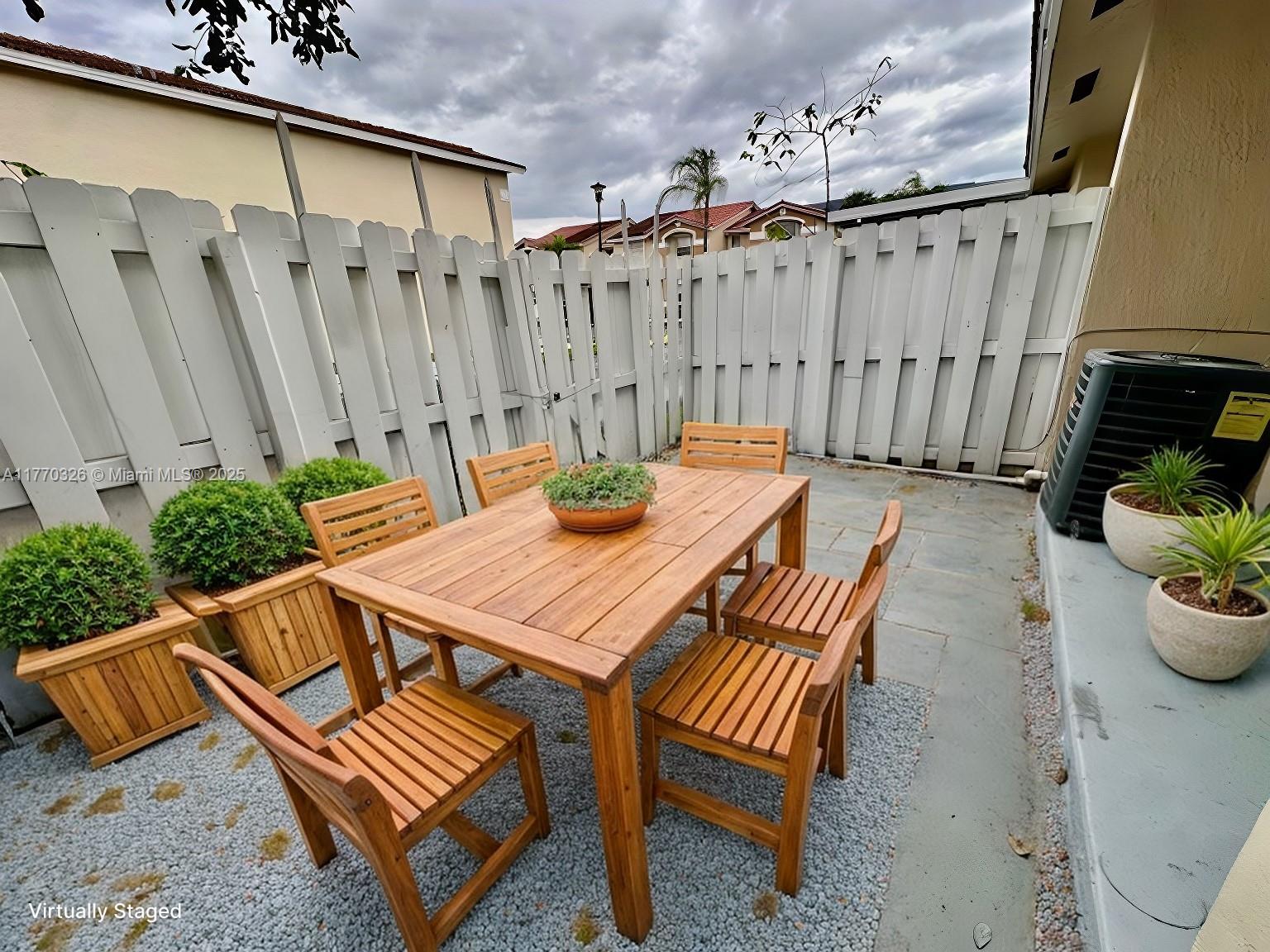 KENDALE LAKES NORTH SEC 9 - Residential Lease