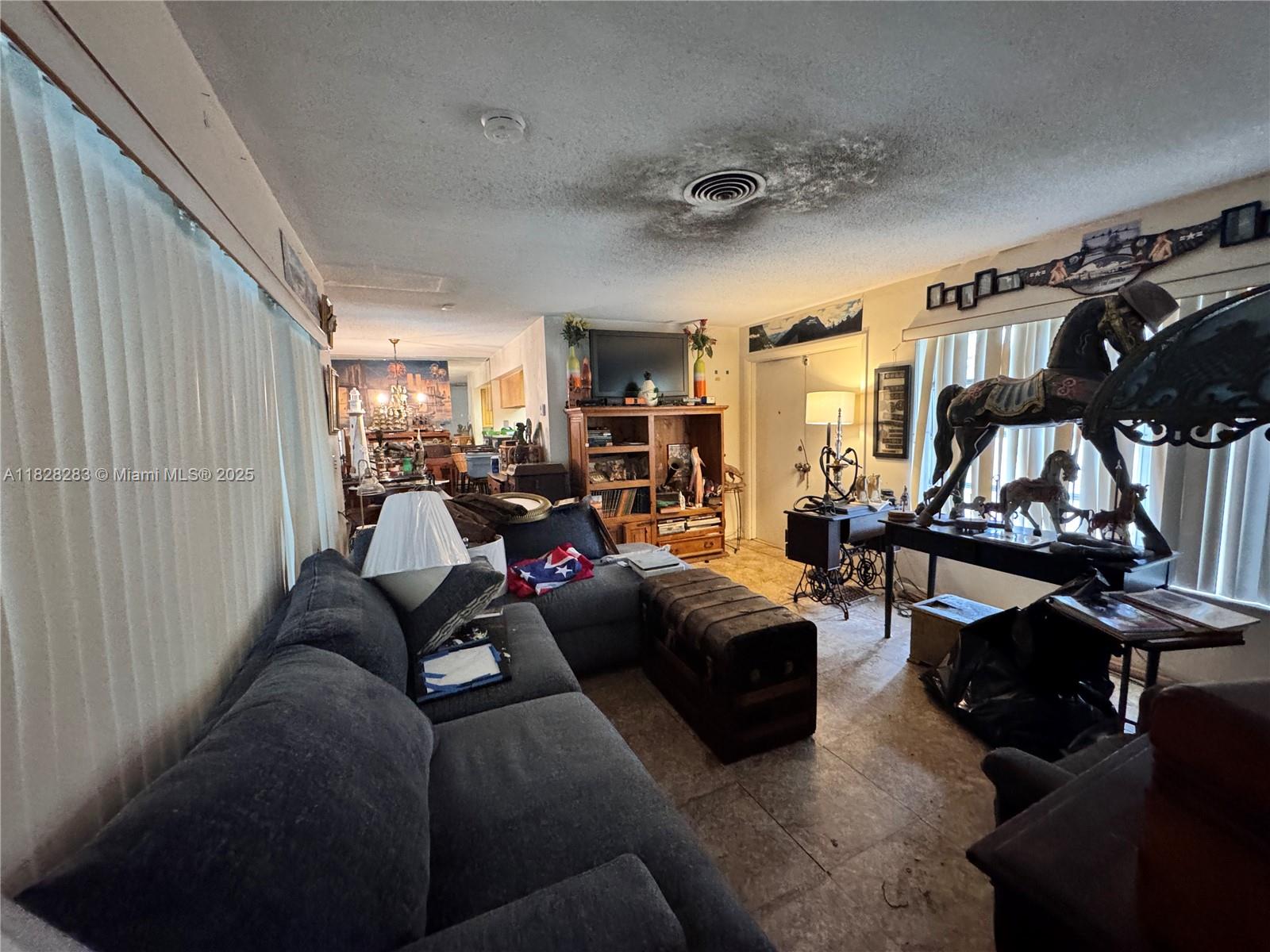 ROYAL PALM ACRES FIRST SE - Residential