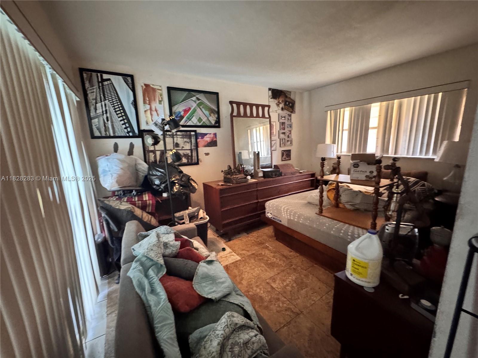 ROYAL PALM ACRES FIRST SE - Residential