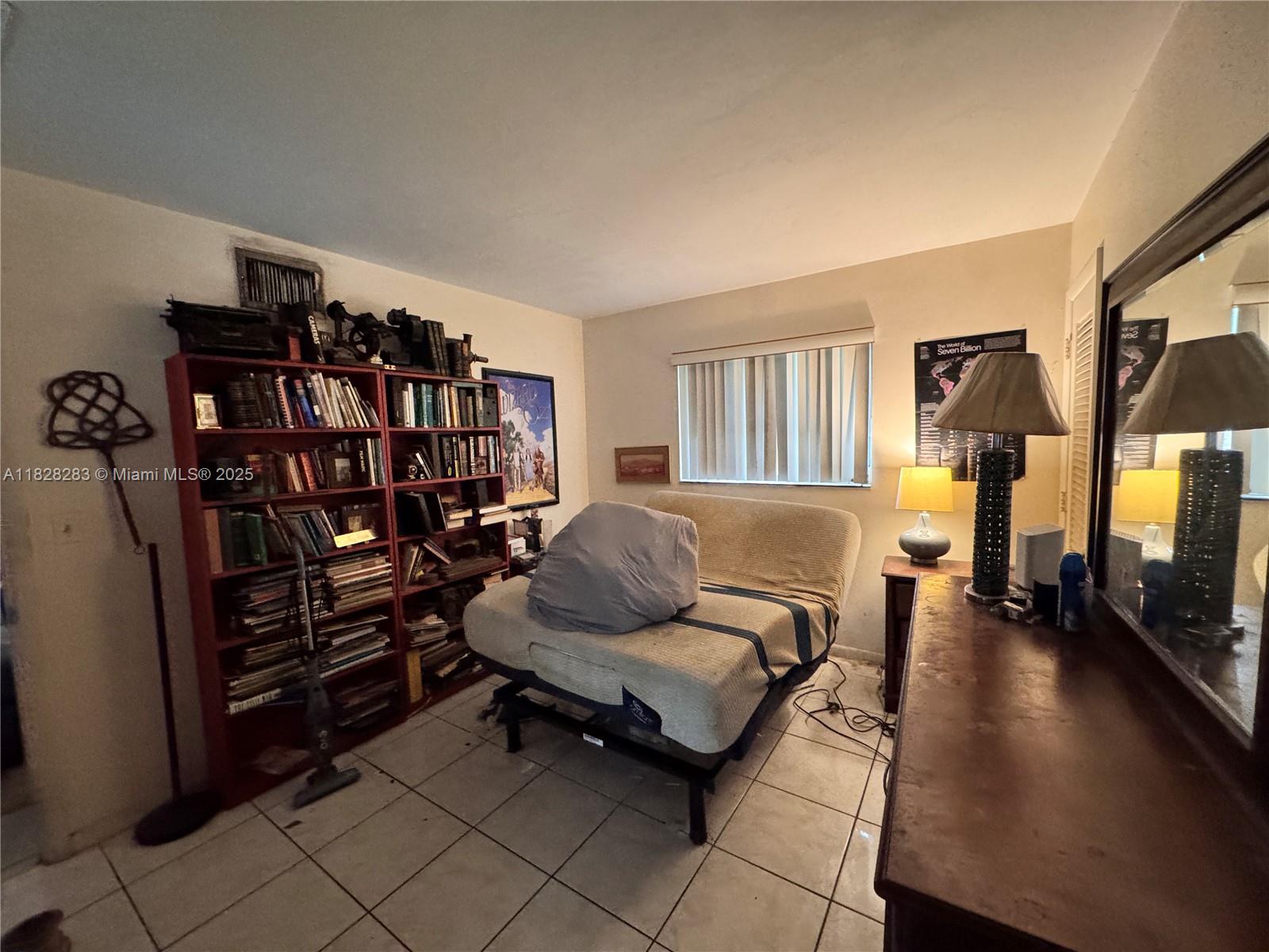 ROYAL PALM ACRES FIRST SE - Residential