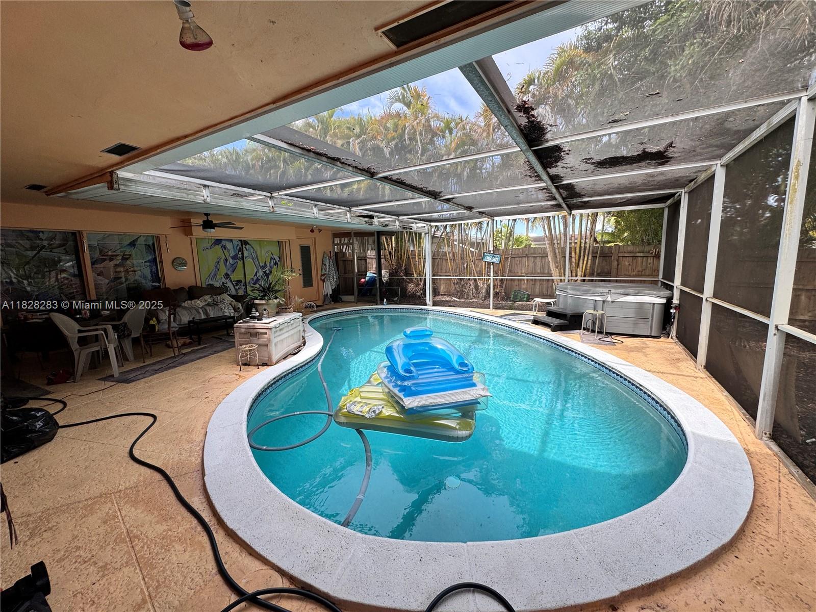 ROYAL PALM ACRES FIRST SE - Residential