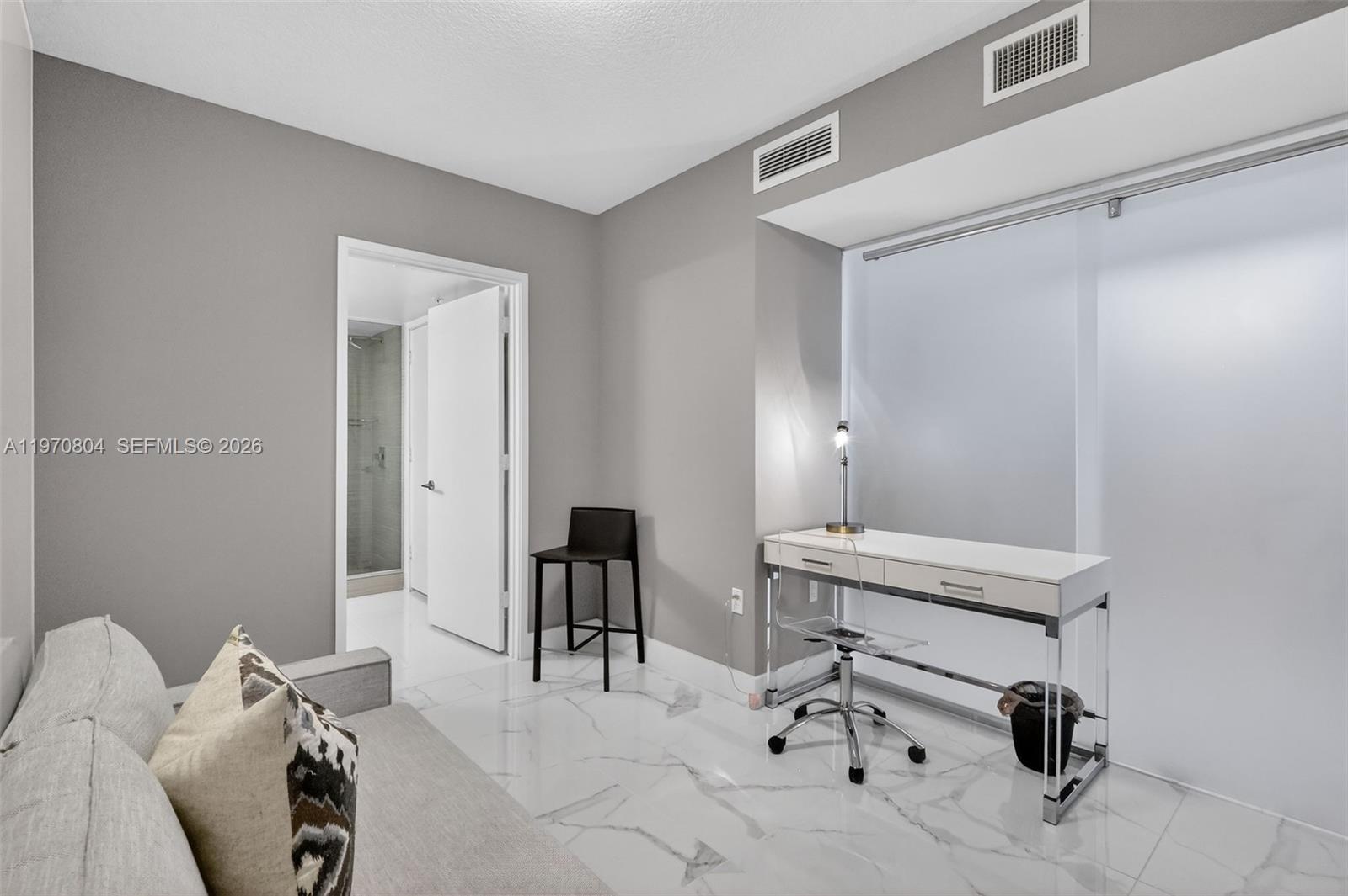 PARQUE TOWERS CONDO - Residential Lease