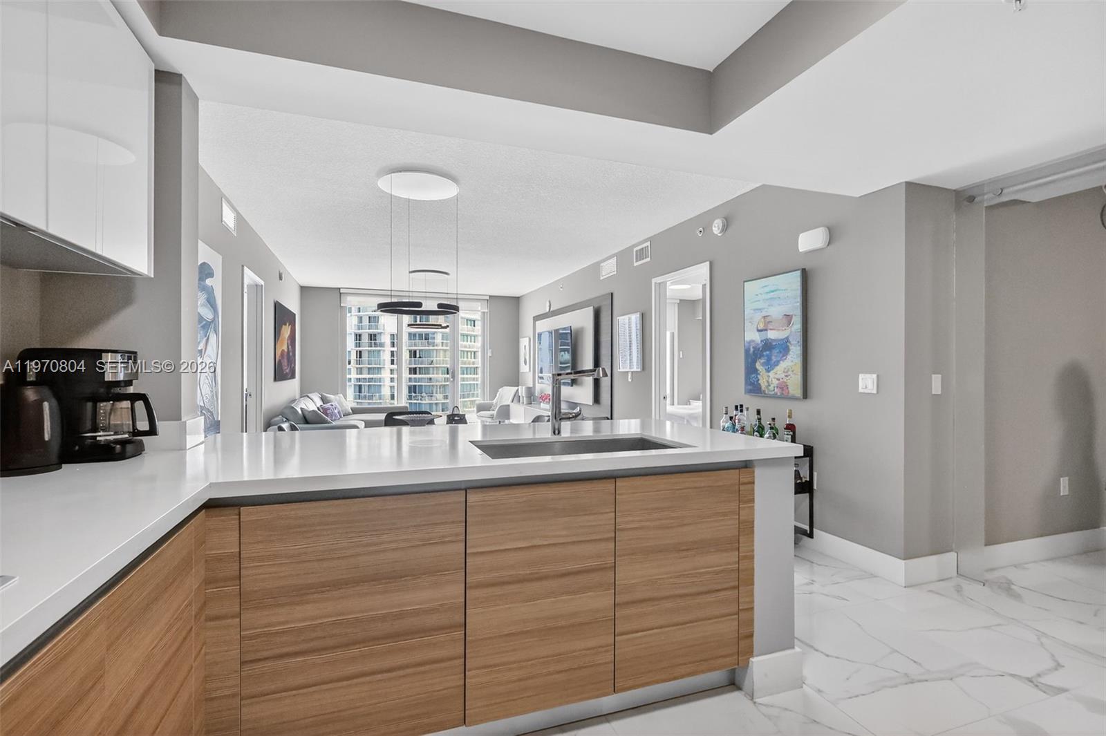 PARQUE TOWERS CONDO - Residential Lease