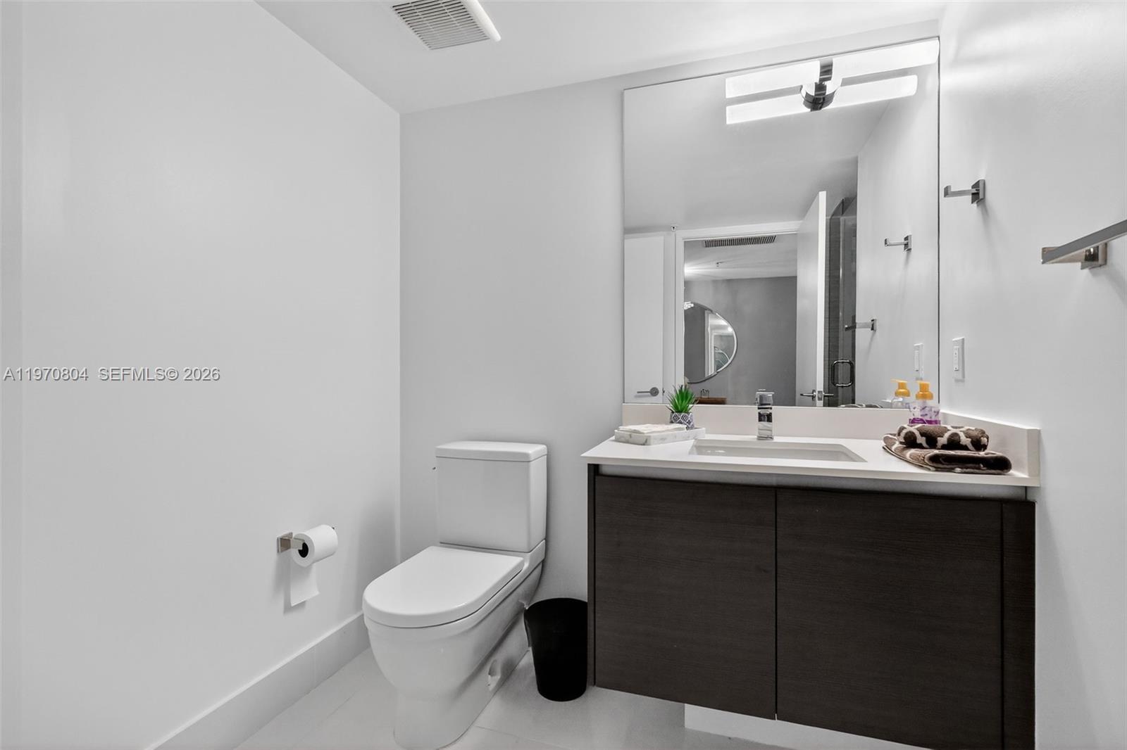 PARQUE TOWERS CONDO - Residential Lease