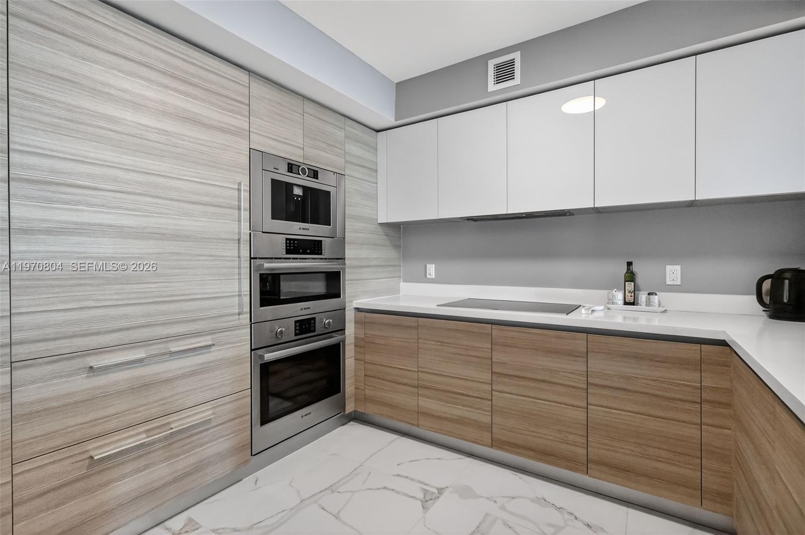 PARQUE TOWERS CONDO - Residential Lease