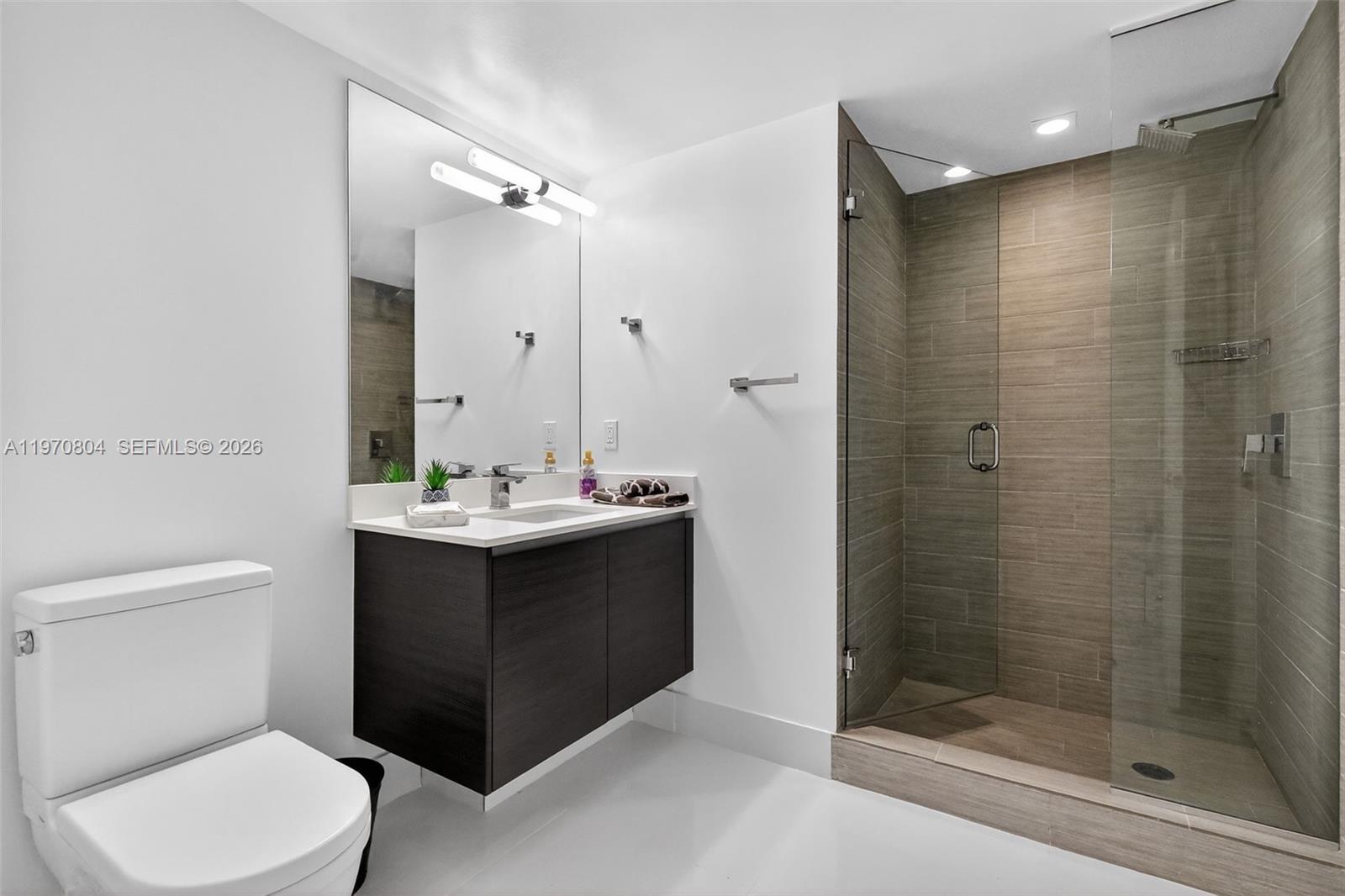 PARQUE TOWERS CONDO - Residential Lease