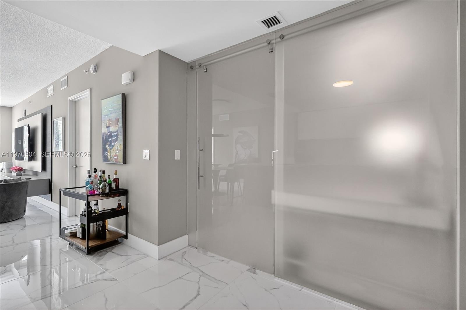 PARQUE TOWERS CONDO - Residential Lease