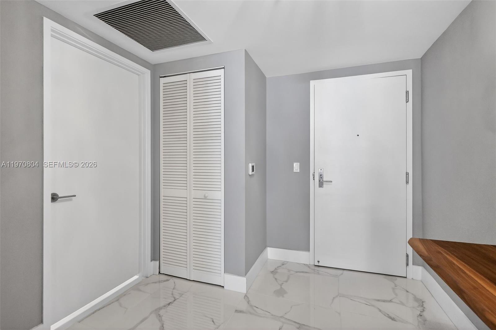 PARQUE TOWERS CONDO - Residential Lease