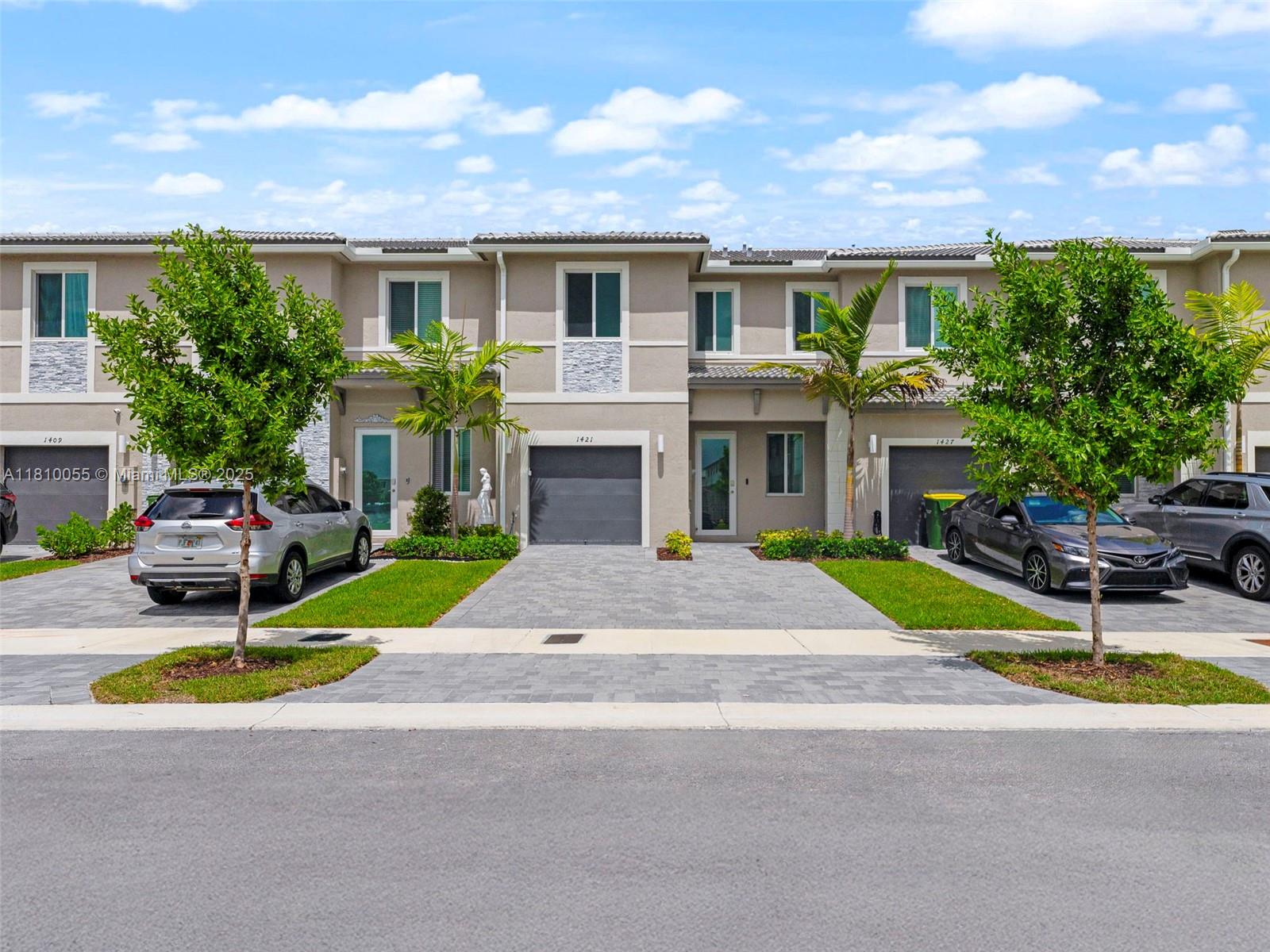 1421 Se 7th Ter, Homestead, Miami-Dade County, Florida - 3 Bedrooms  
4 Bathrooms - 