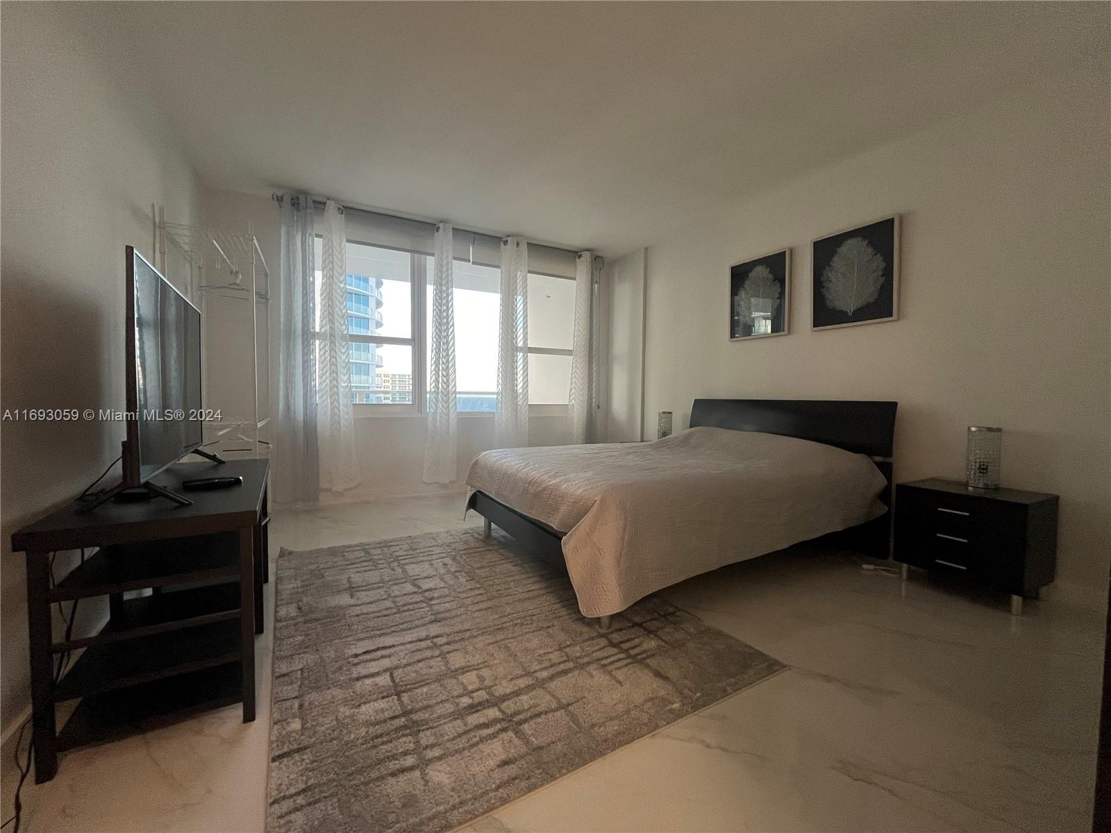 ALEXANDER TOWERS CONDO - Residential Lease