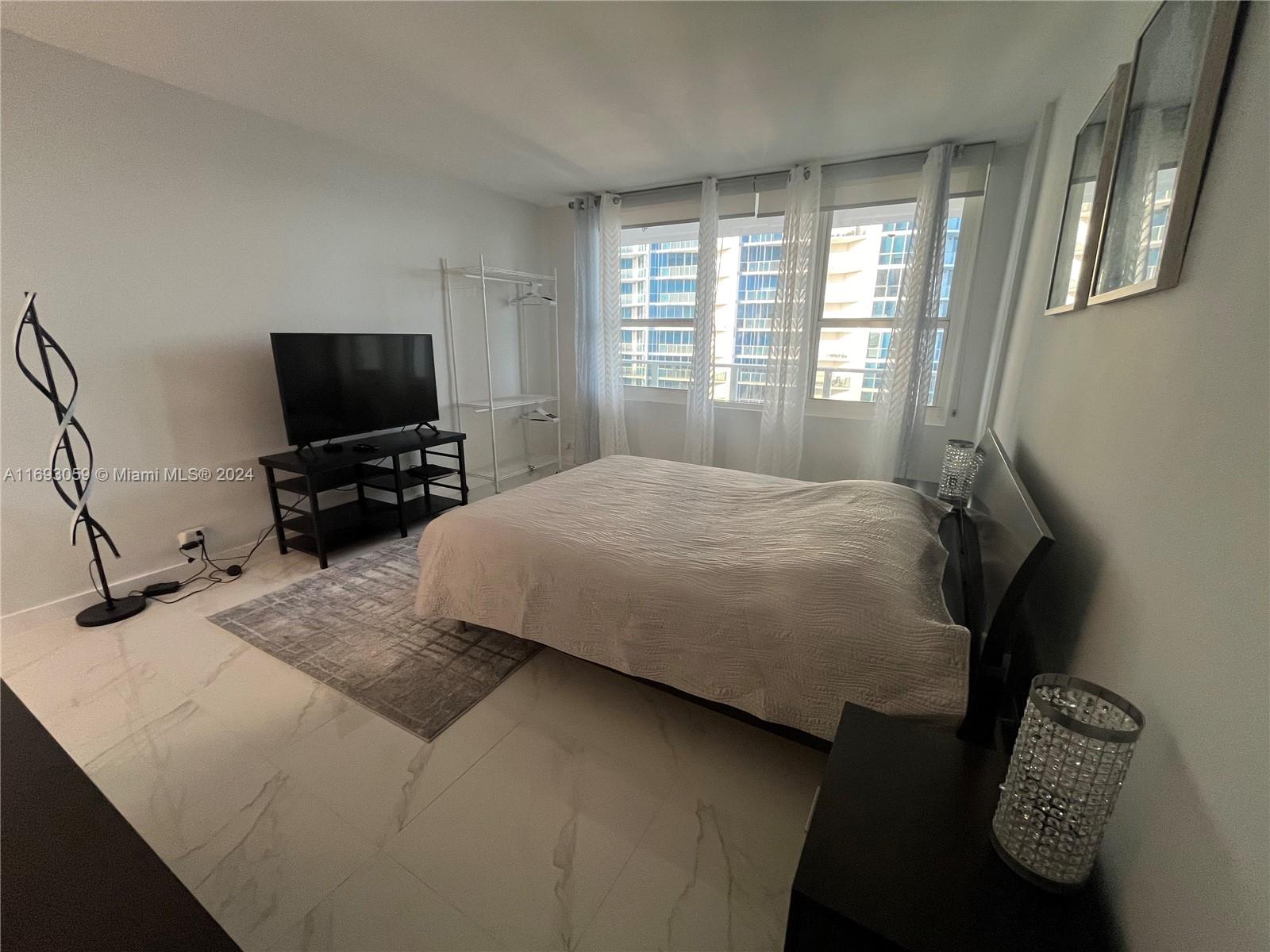 ALEXANDER TOWERS CONDO - Residential Lease