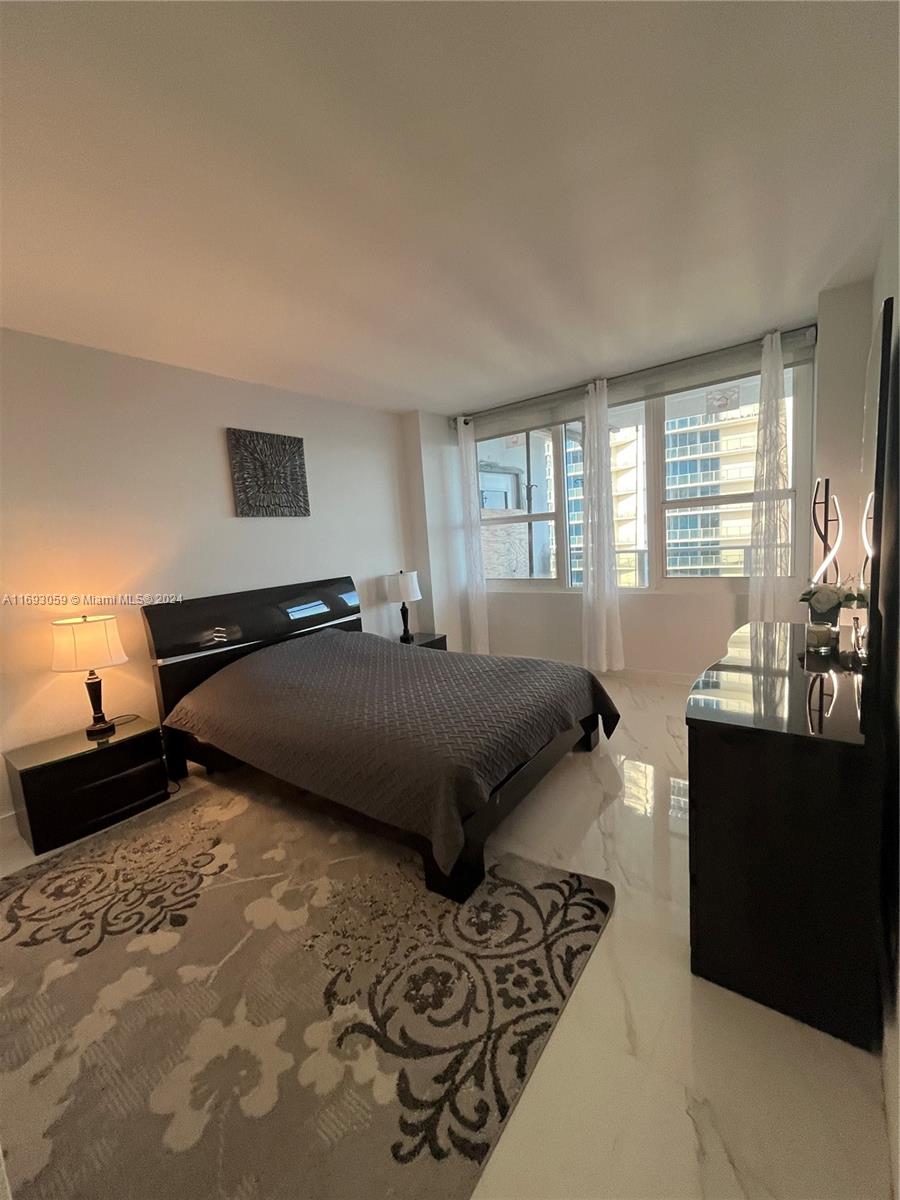 ALEXANDER TOWERS CONDO - Residential Lease