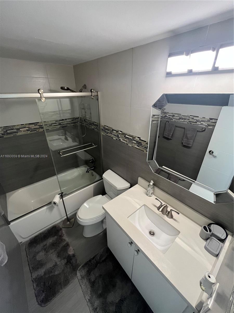 ALEXANDER TOWERS CONDO - Residential Lease