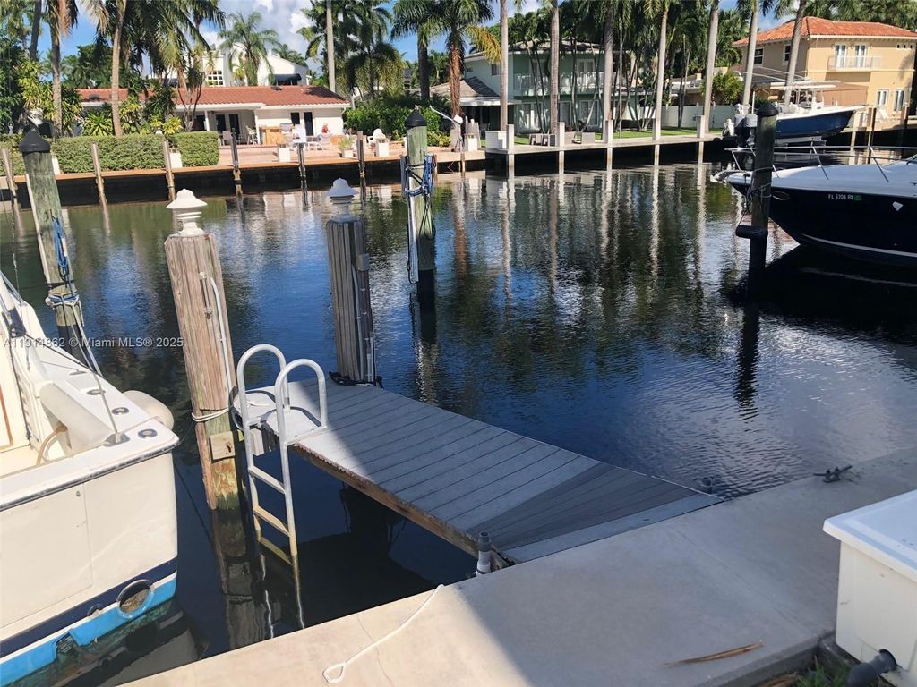 Photo of 76 Isle Of Venice Dr, DOCK Dr, Fort Lauderdale, FL 33301 (MLS # A11914862)