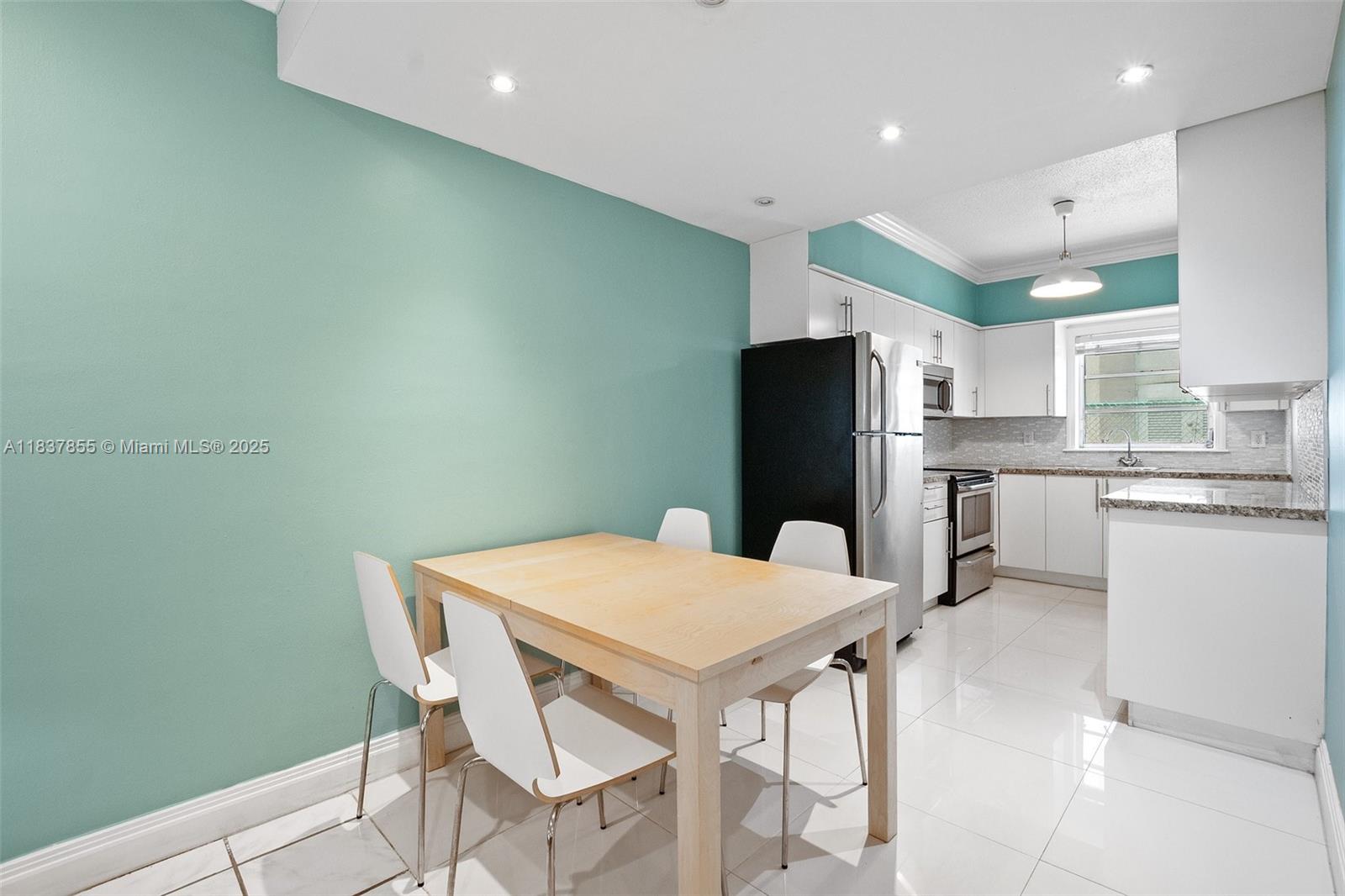 WATERWAY @ HOLLYWOOD BEAC - Residential Lease