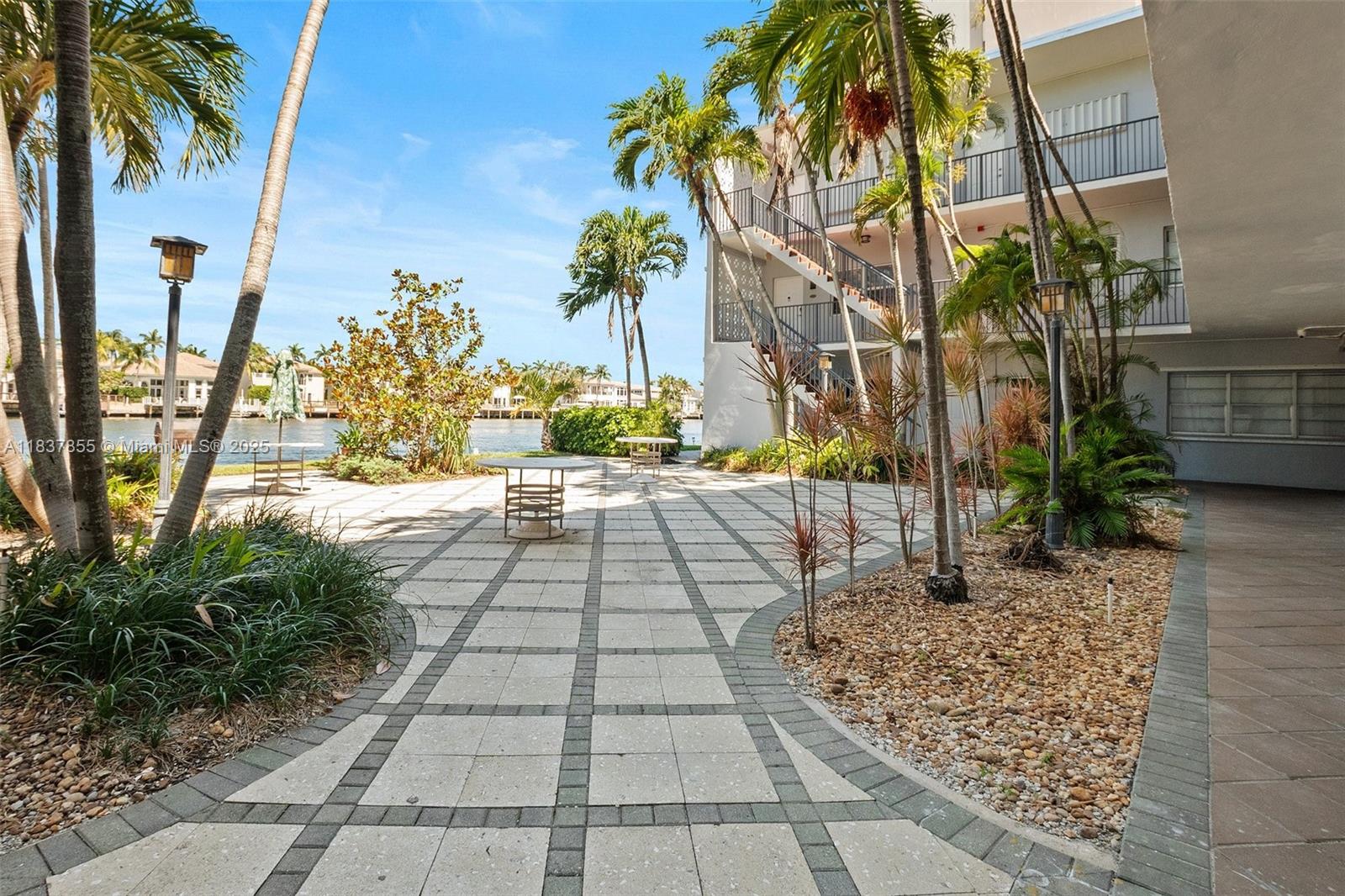 WATERWAY @ HOLLYWOOD BEAC - Residential Lease