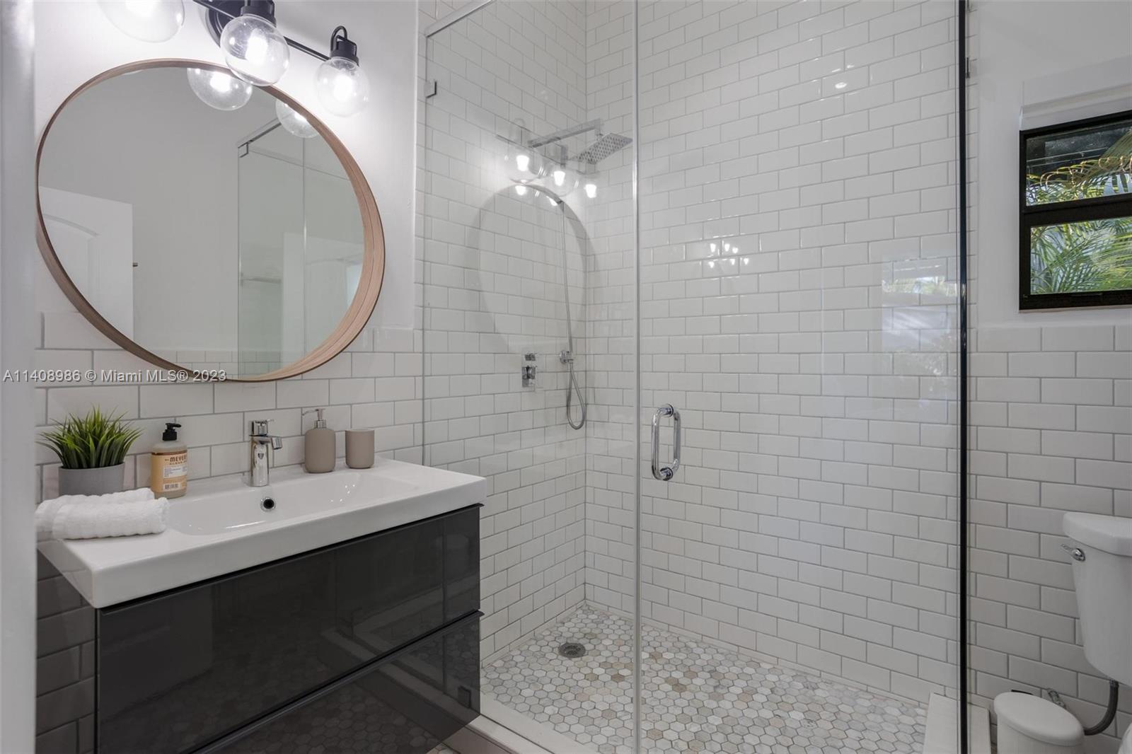 ADEMAR PARK AMD PL - Residential