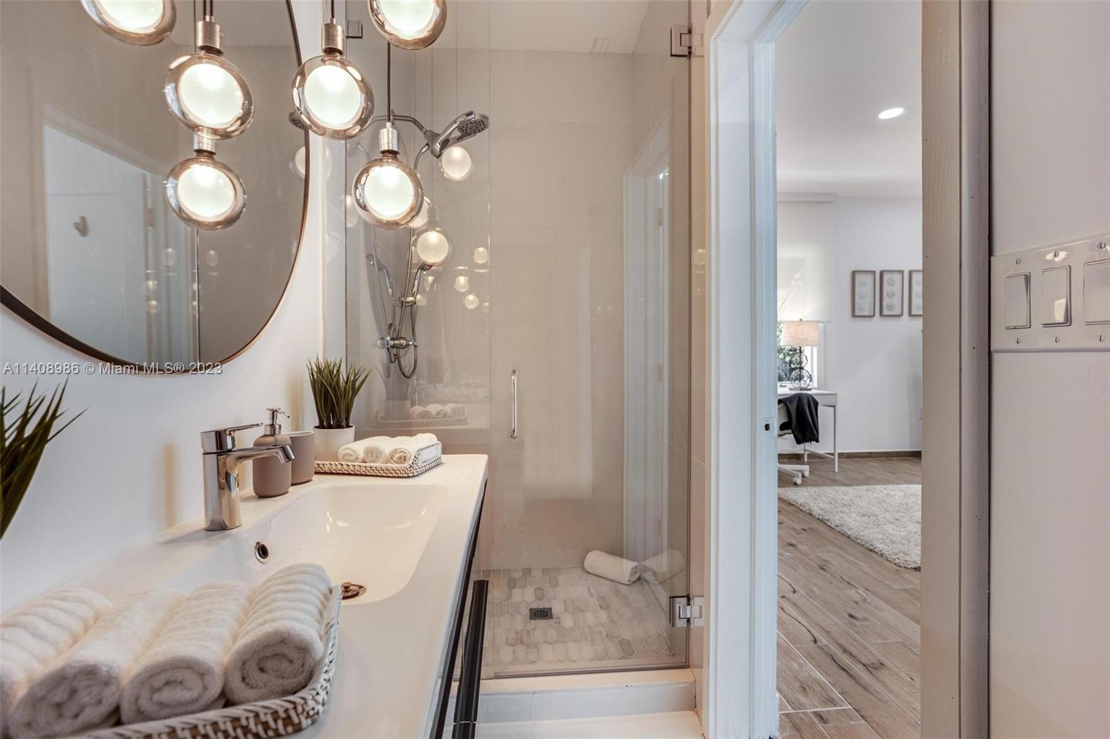 ADEMAR PARK AMD PL - Residential