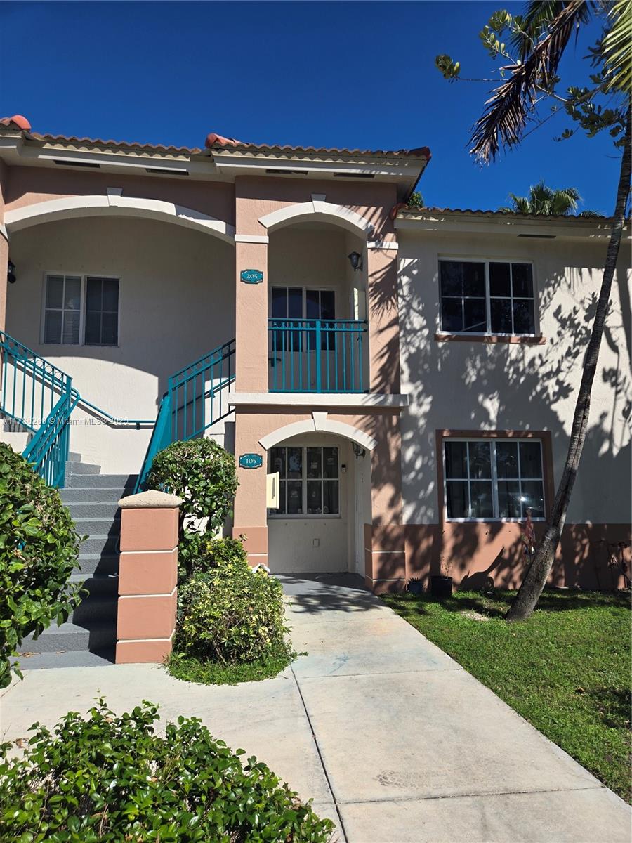 Rental Property at 1260 Se 27th St 202, Homestead, Miami-Dade County, Florida - Bedrooms: 2 
Bathrooms: 2  - $2,100 MO.
