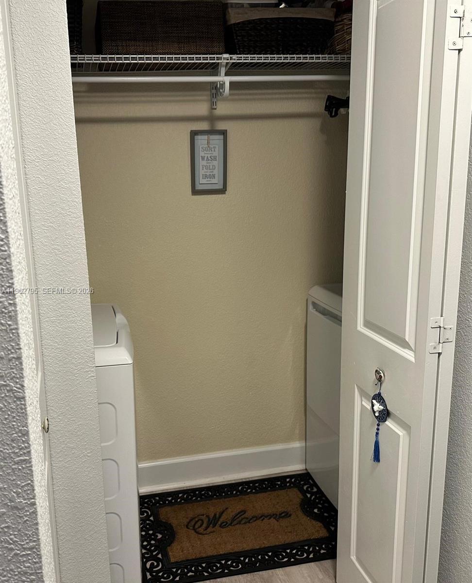 VIZCAYA LAKES CONDO - Residential